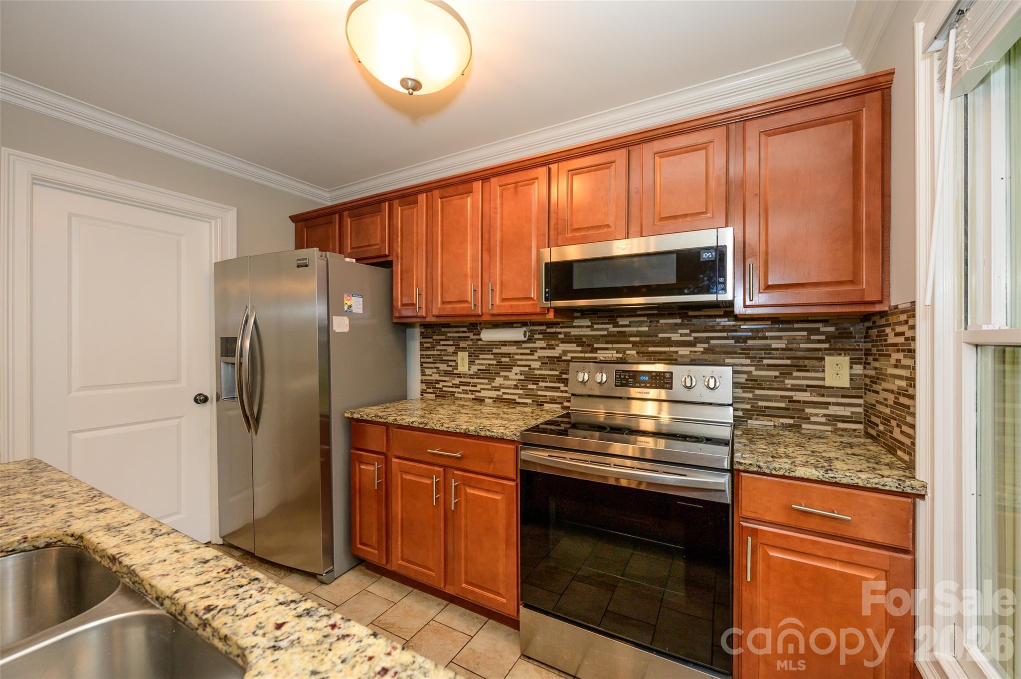 6060 Acadian Woods Drive Property Photo 11