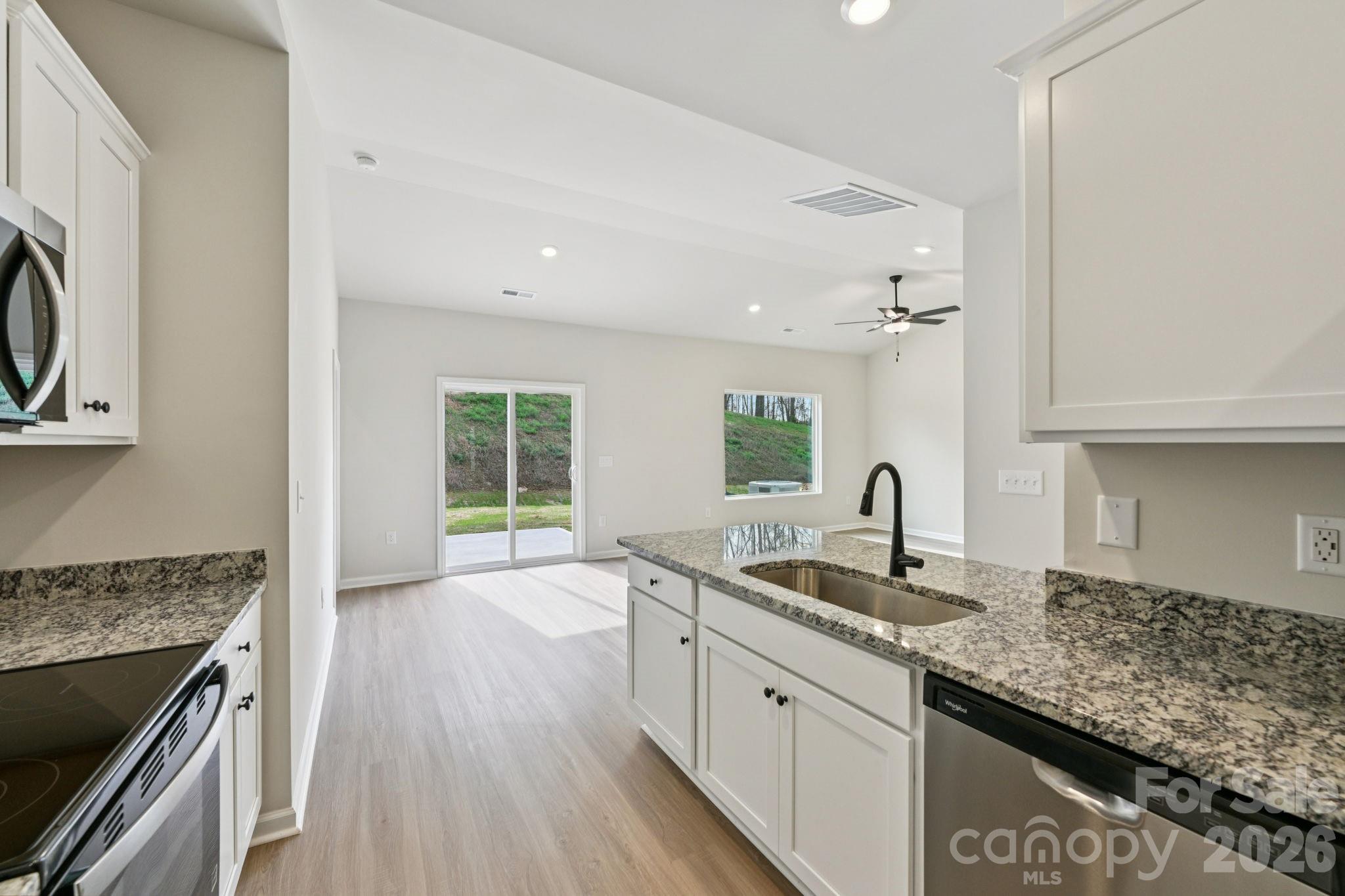 3421 Yorkshire Drive Property Photo 2