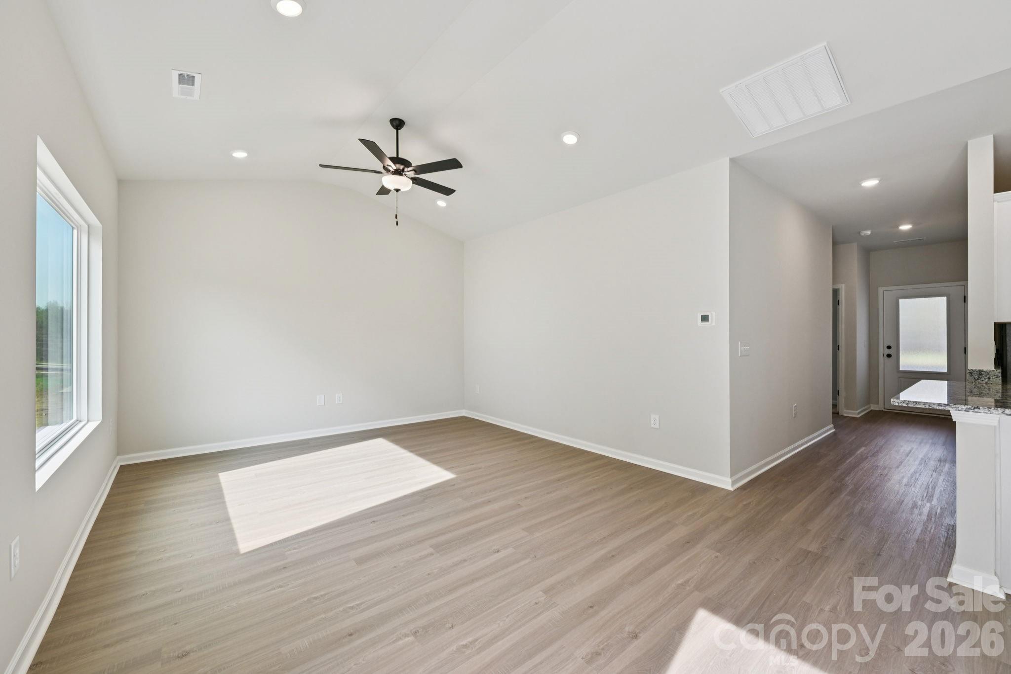 3421 Yorkshire Drive Property Photo 4