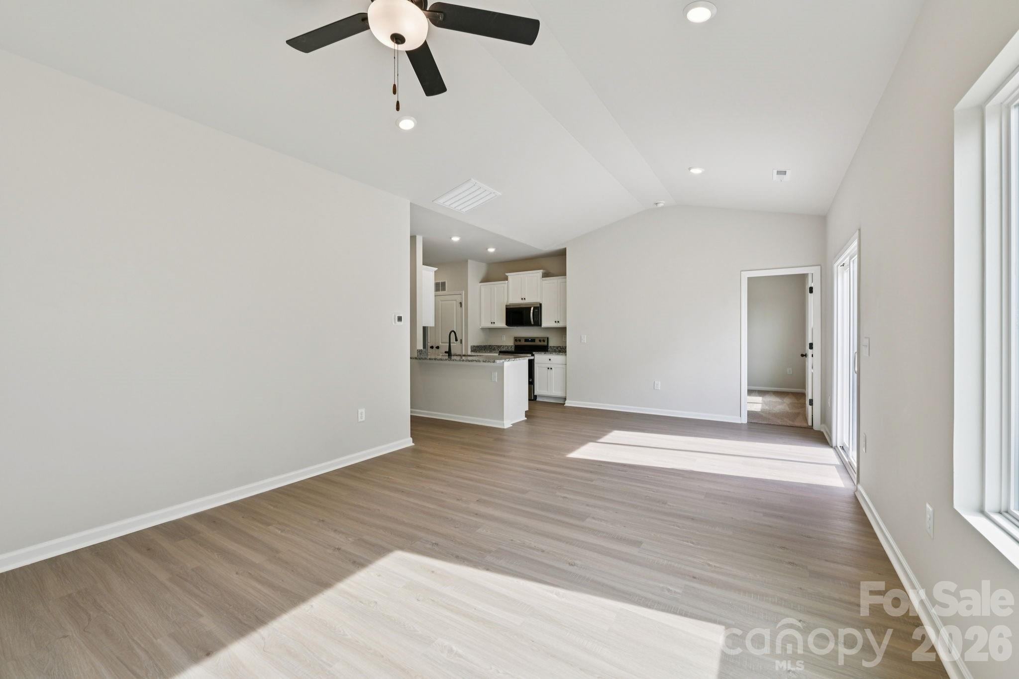 3421 Yorkshire Drive Property Photo 5