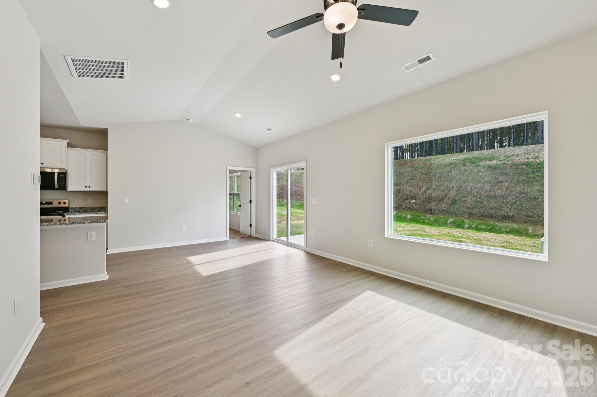 3421 Yorkshire Drive Property Photo 6