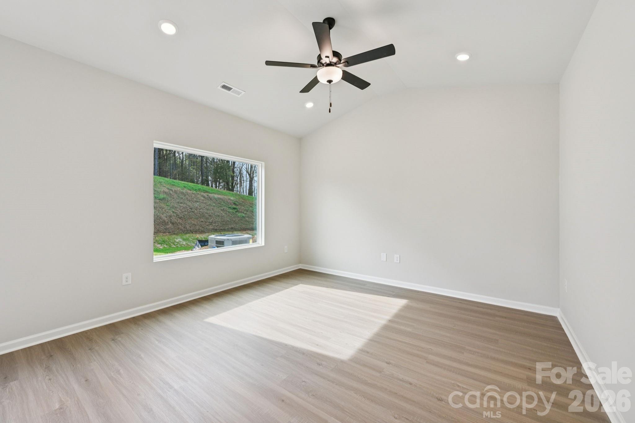 3421 Yorkshire Drive Property Photo 7