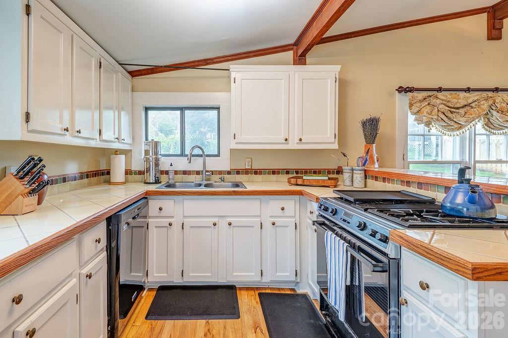 52 Gracelyn Road Property Photo 11