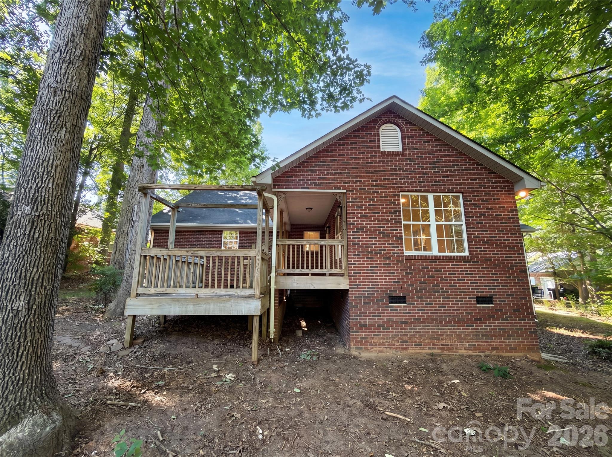 6018 Bryant Lane Property Photo 2