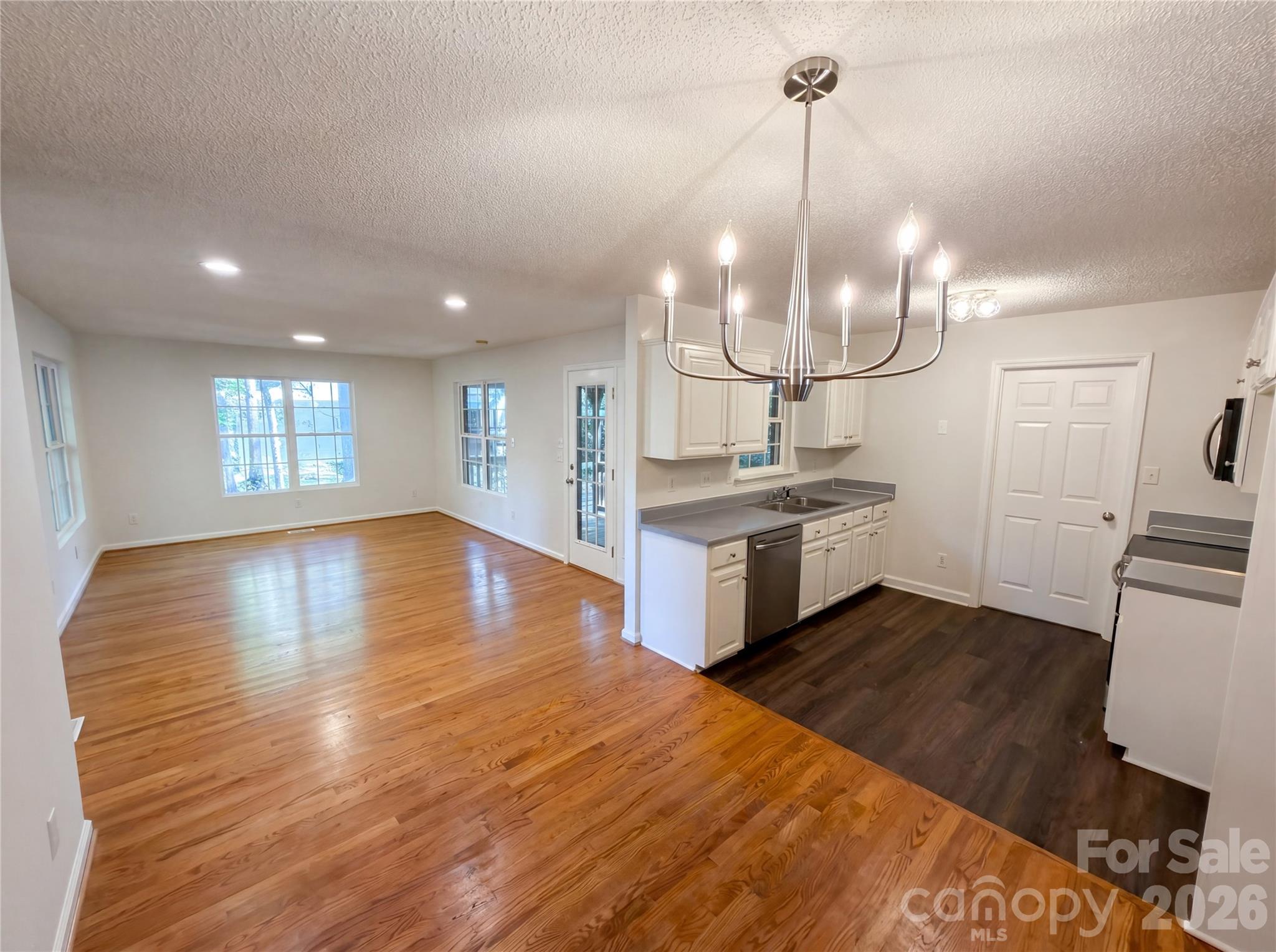 6018 Bryant Lane Property Photo 6