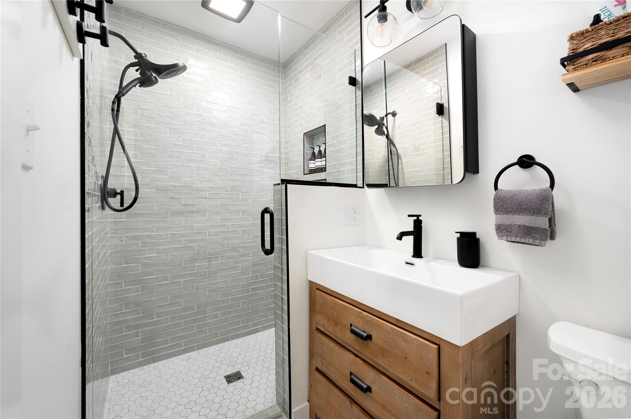 134 W Oakview Road Property Photo 27