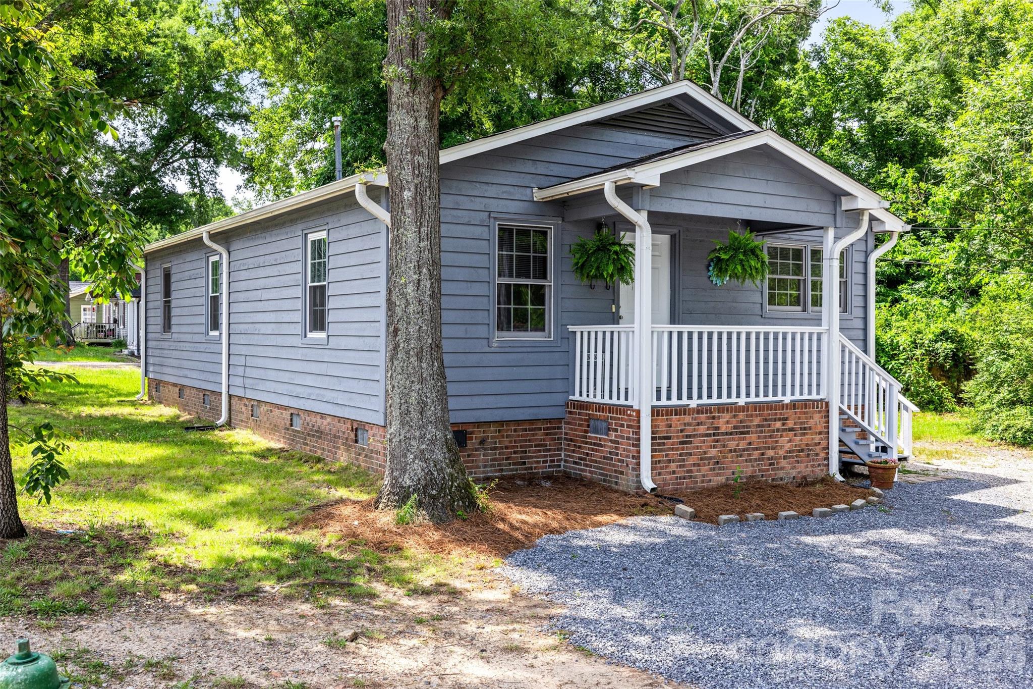 1421 Flint Hill Street Property Photo 1
