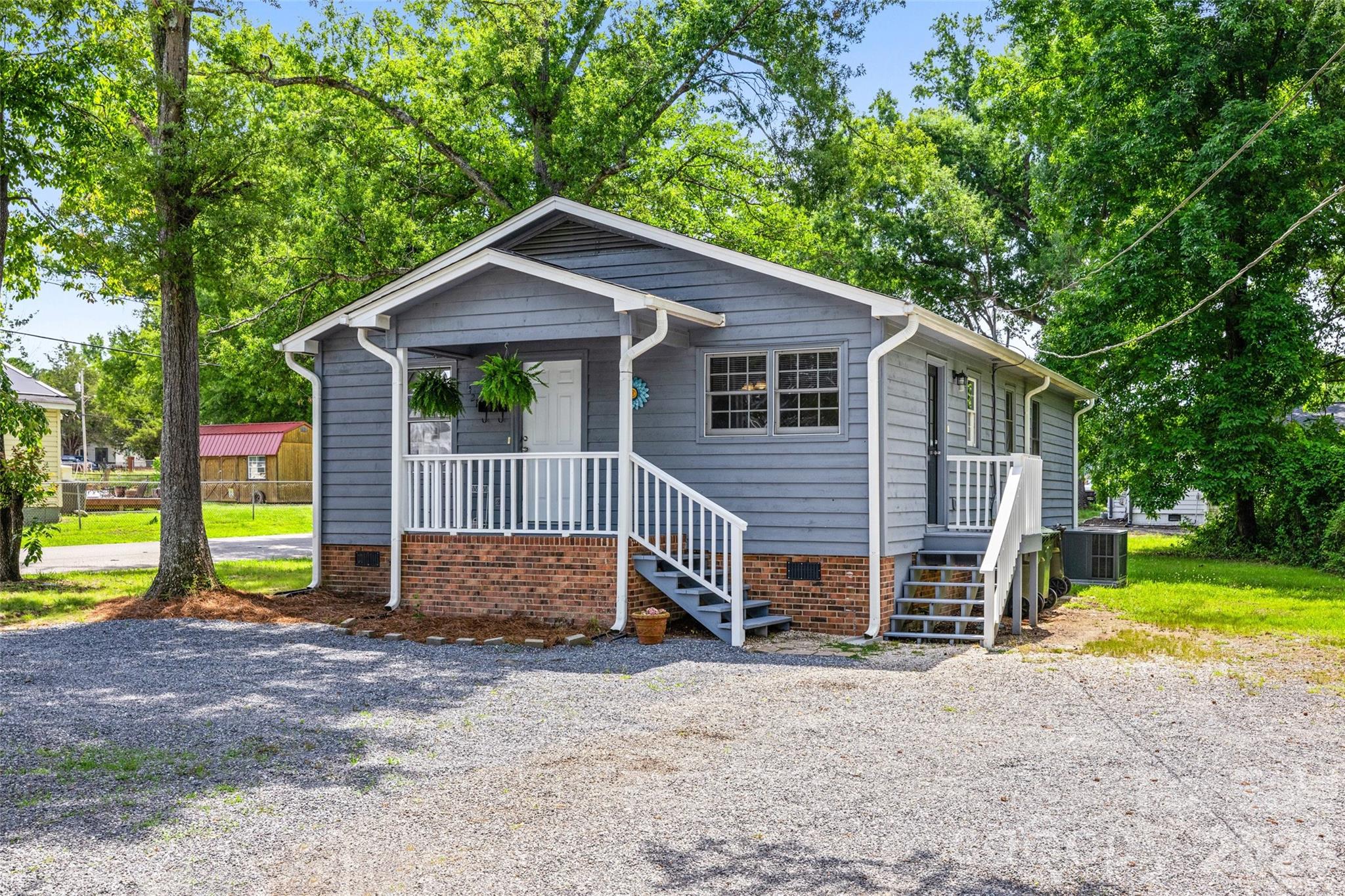 1421 Flint Hill Street Property Photo 2