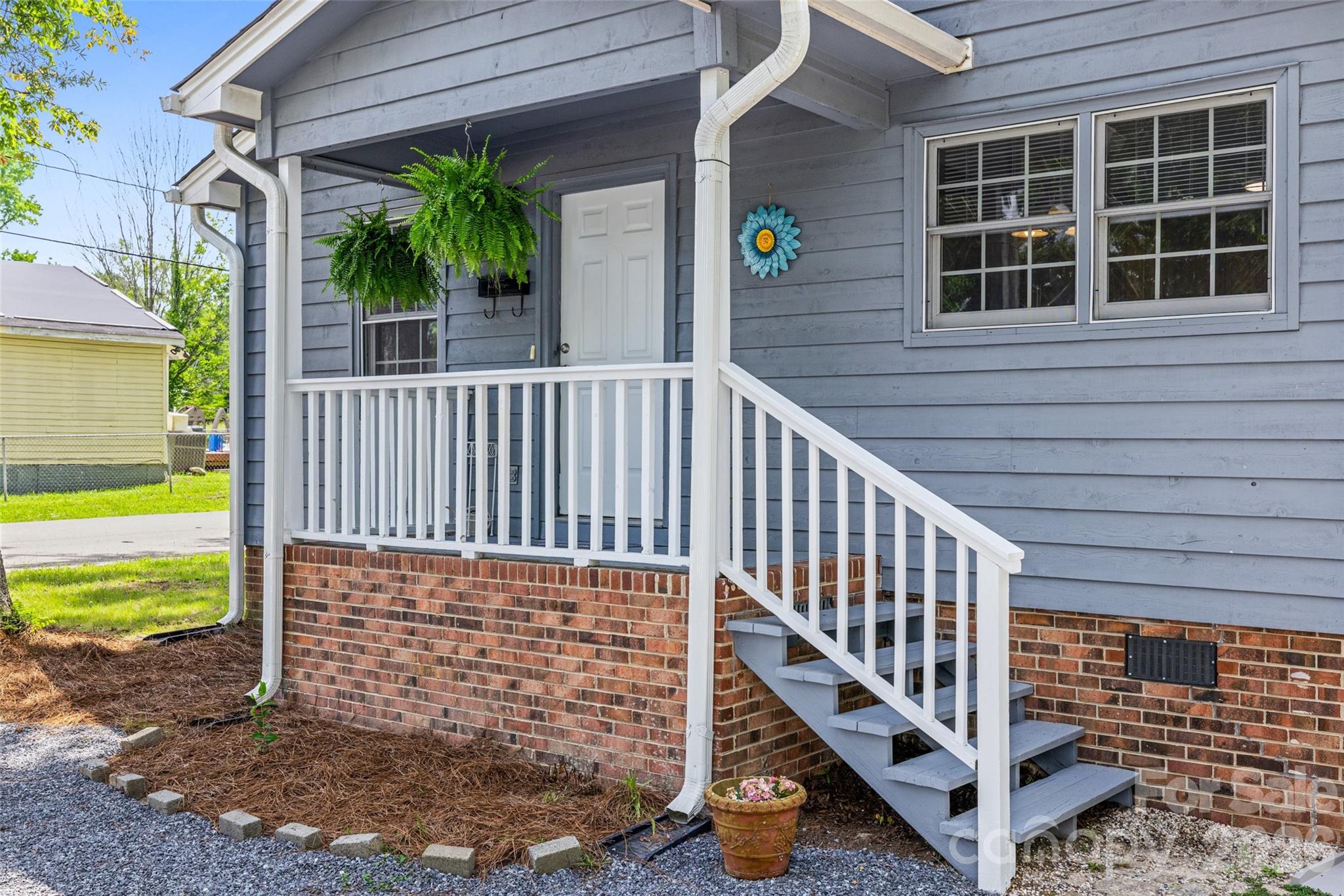 1421 Flint Hill Street Property Photo 3