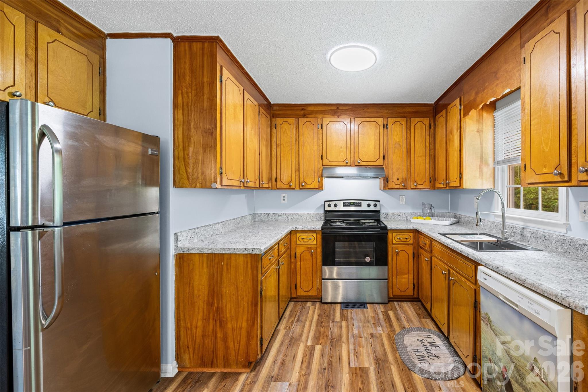 1421 Flint Hill Street Property Photo 10