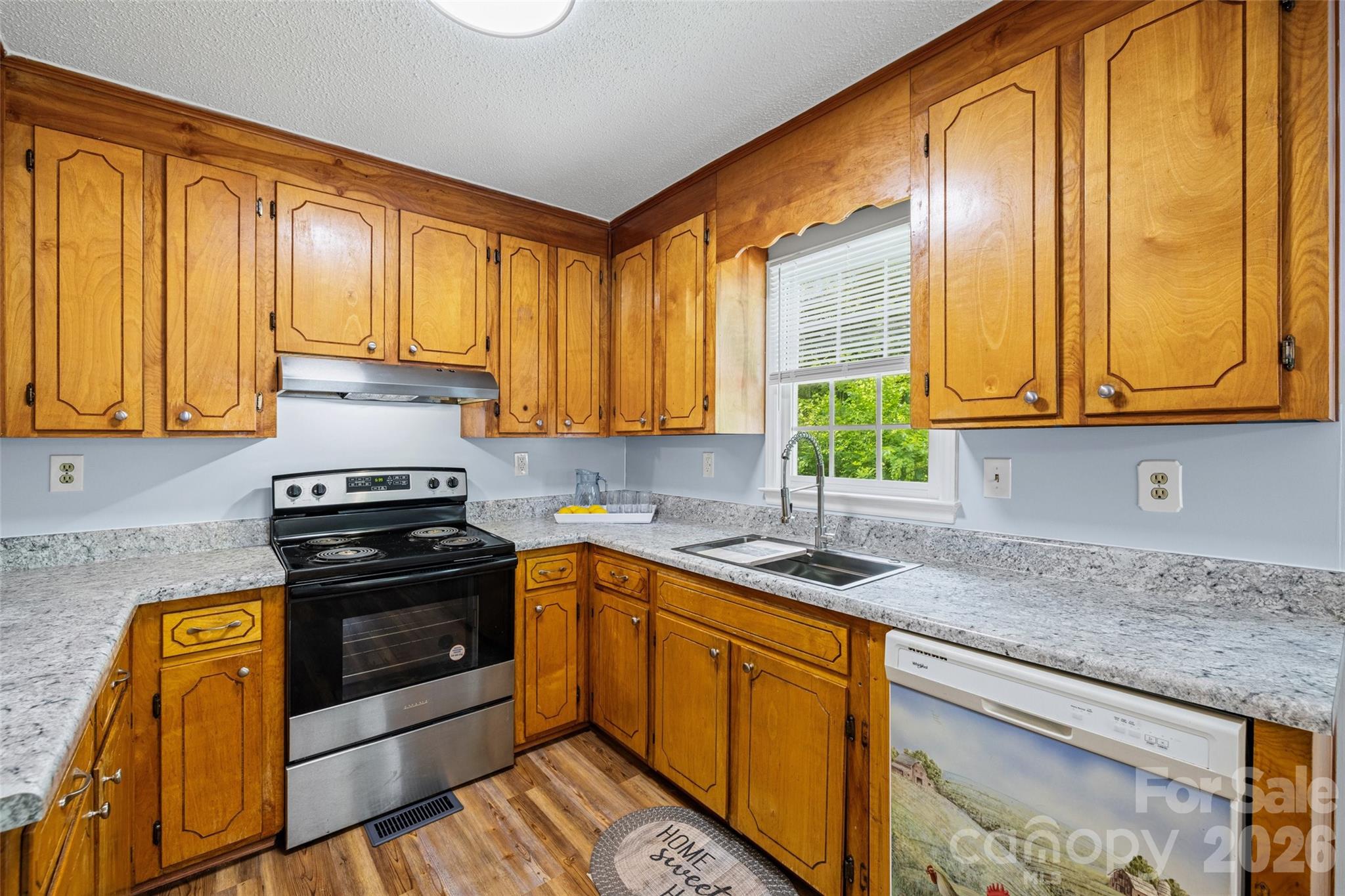 1421 Flint Hill Street Property Photo 11