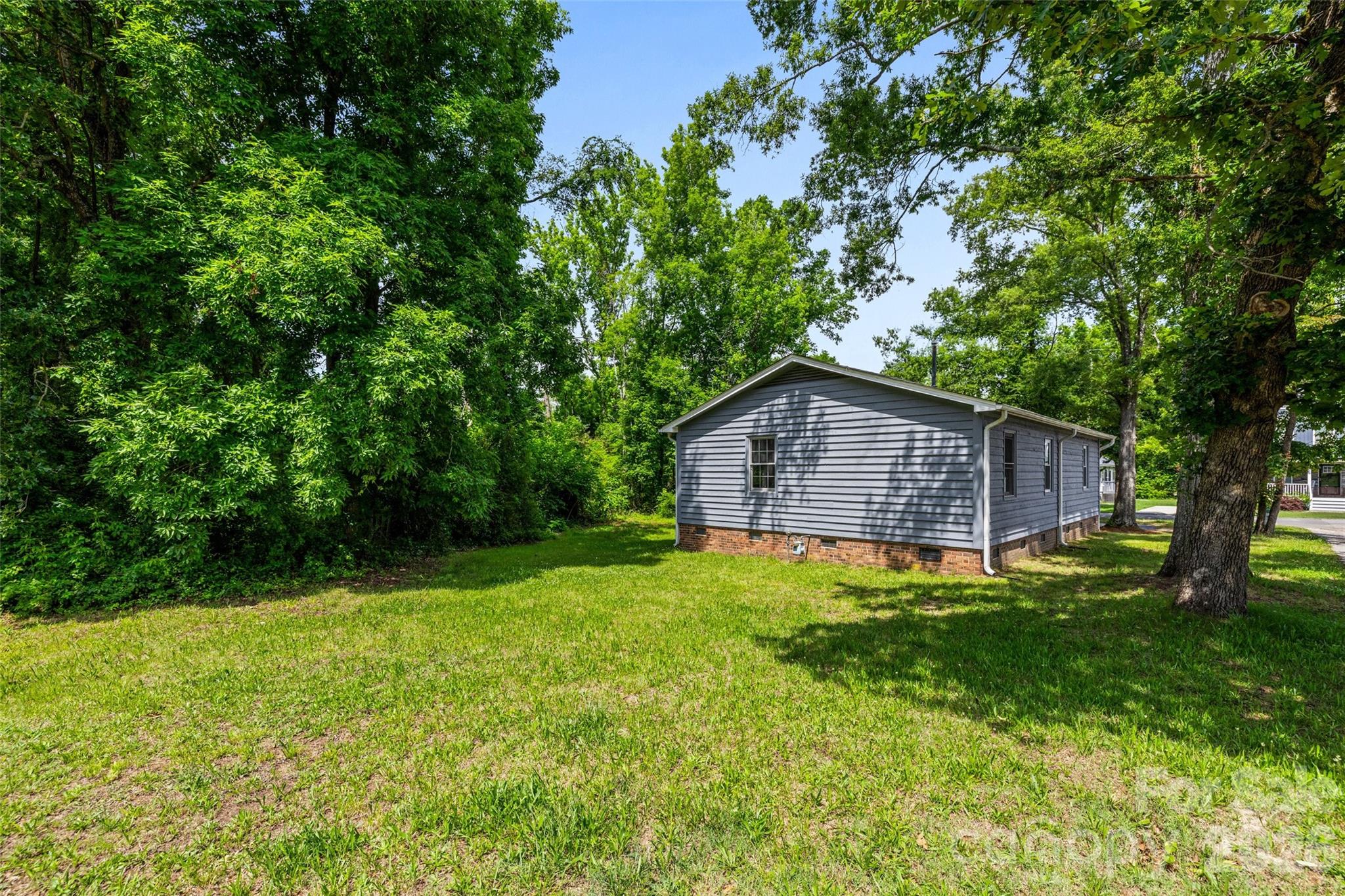 1421 Flint Hill Street Property Photo 24