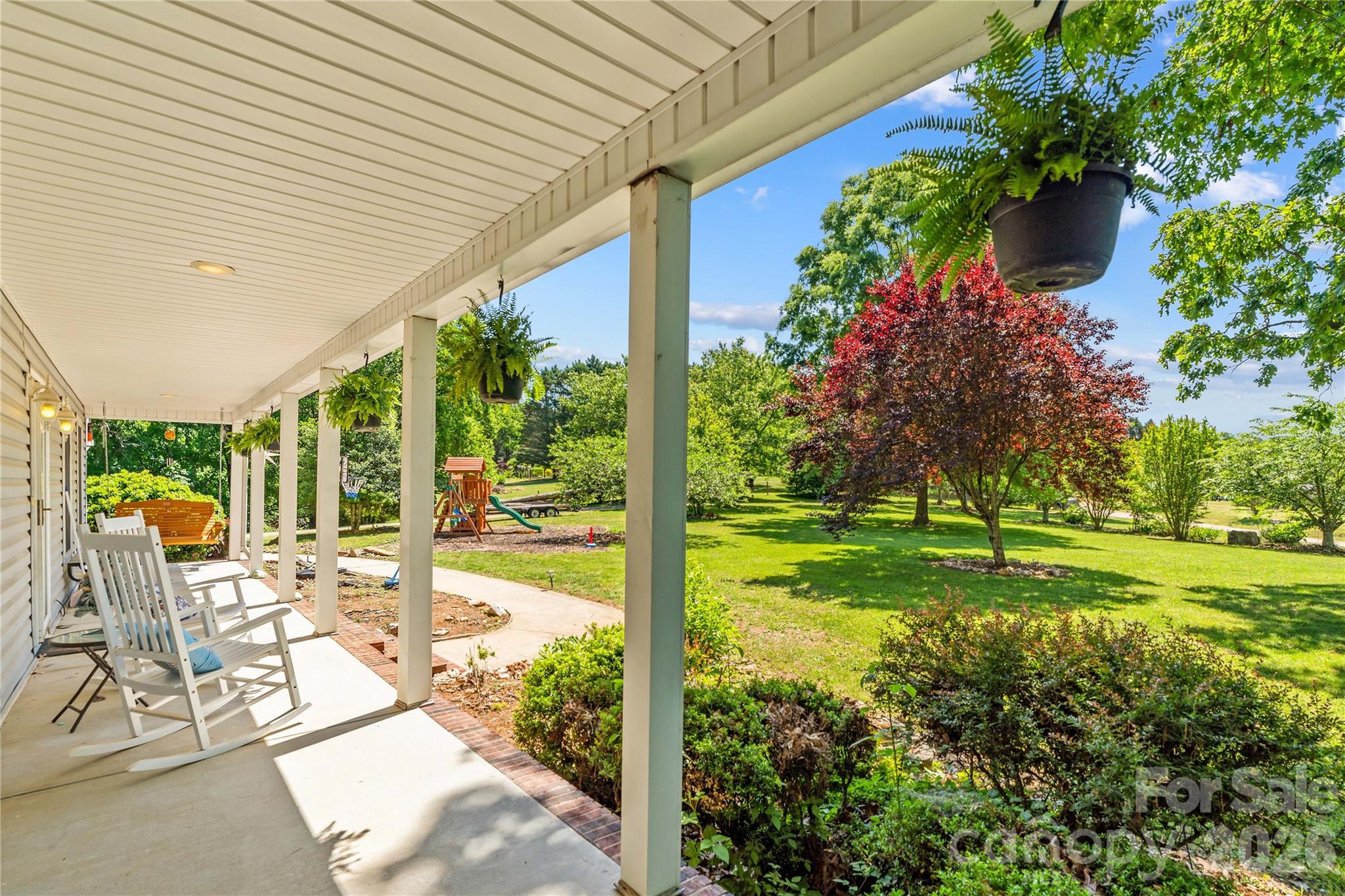 711 Spring Pointe Drive Property Photo 3
