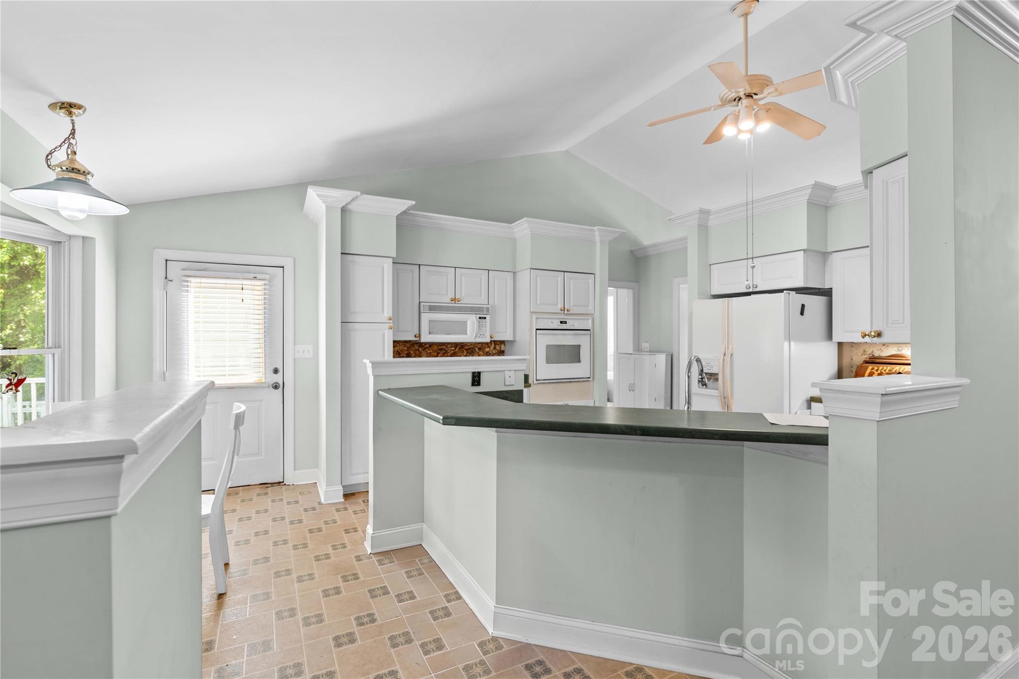 711 Spring Pointe Drive Property Photo 15
