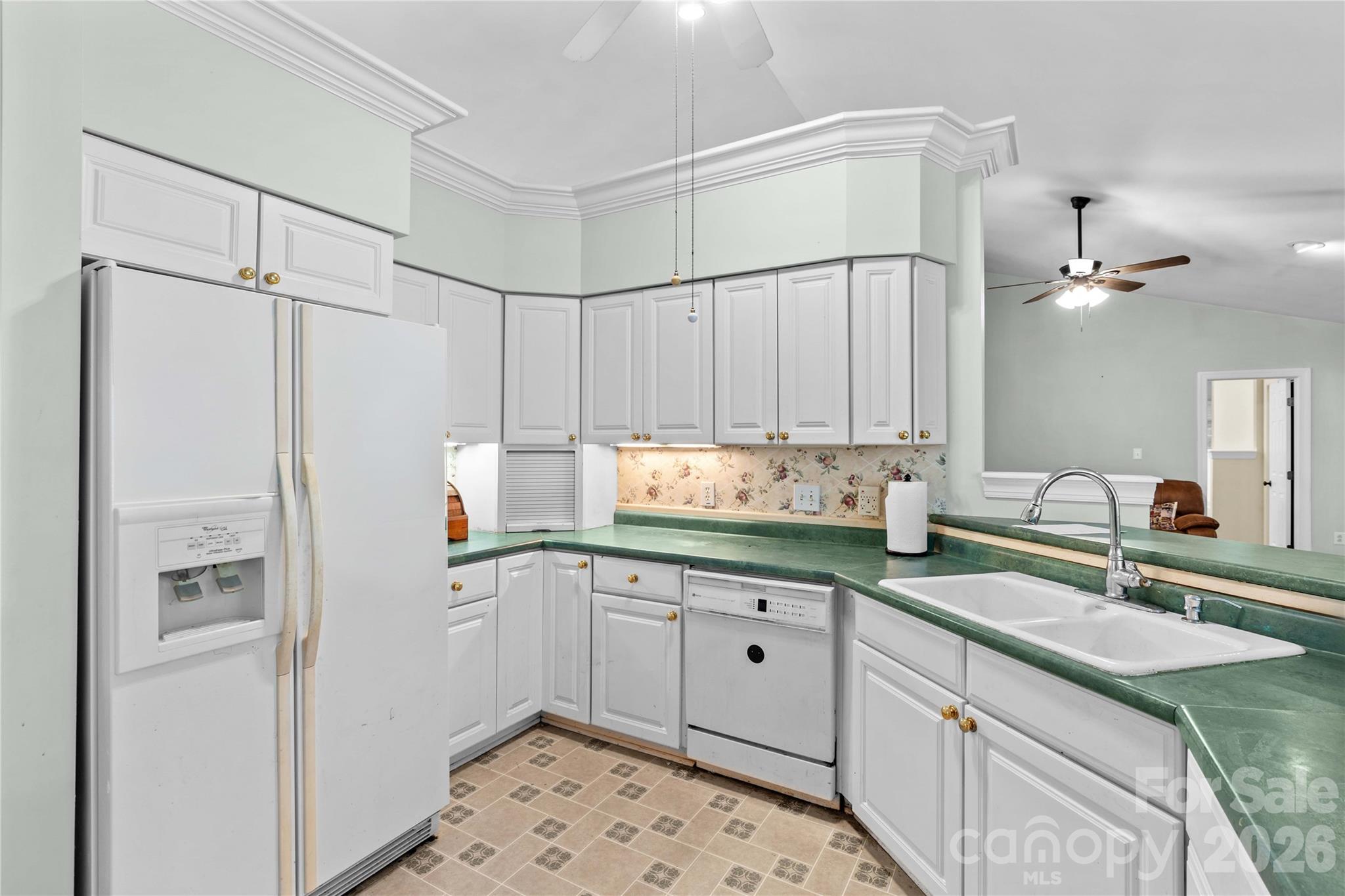711 Spring Pointe Drive Property Photo 16