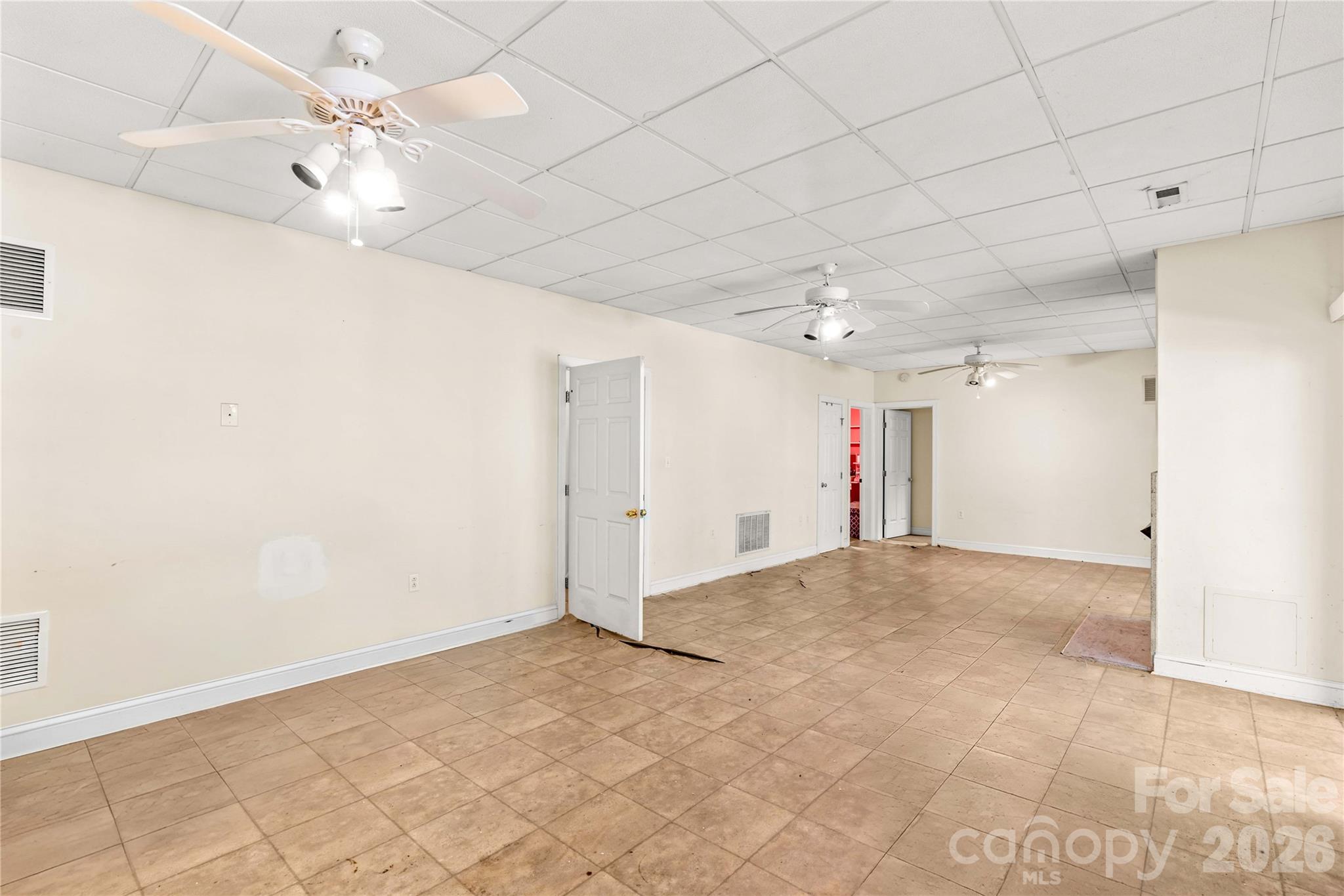 711 Spring Pointe Drive Property Photo 24