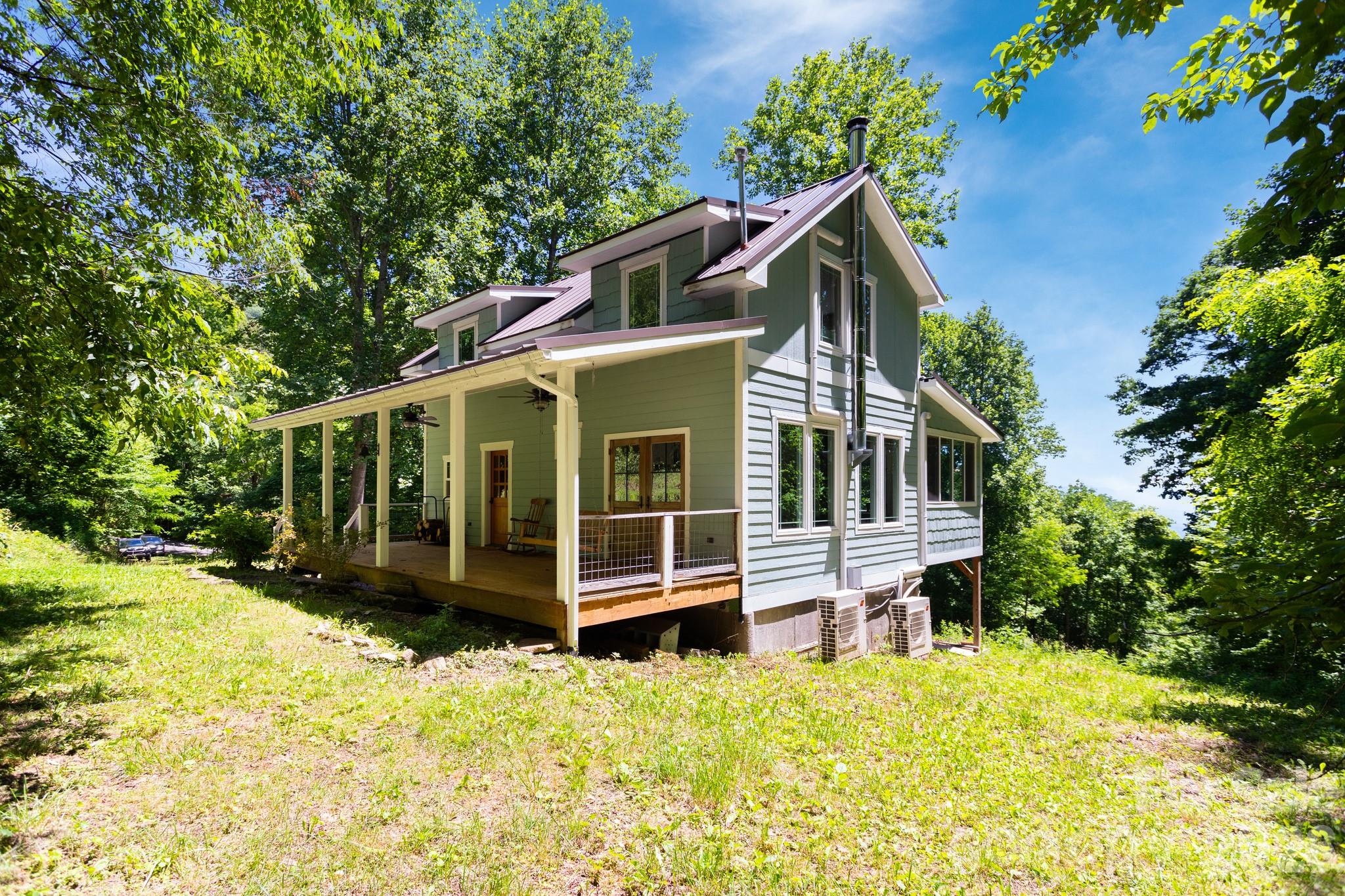 1621 Upward Way Property Photo 3