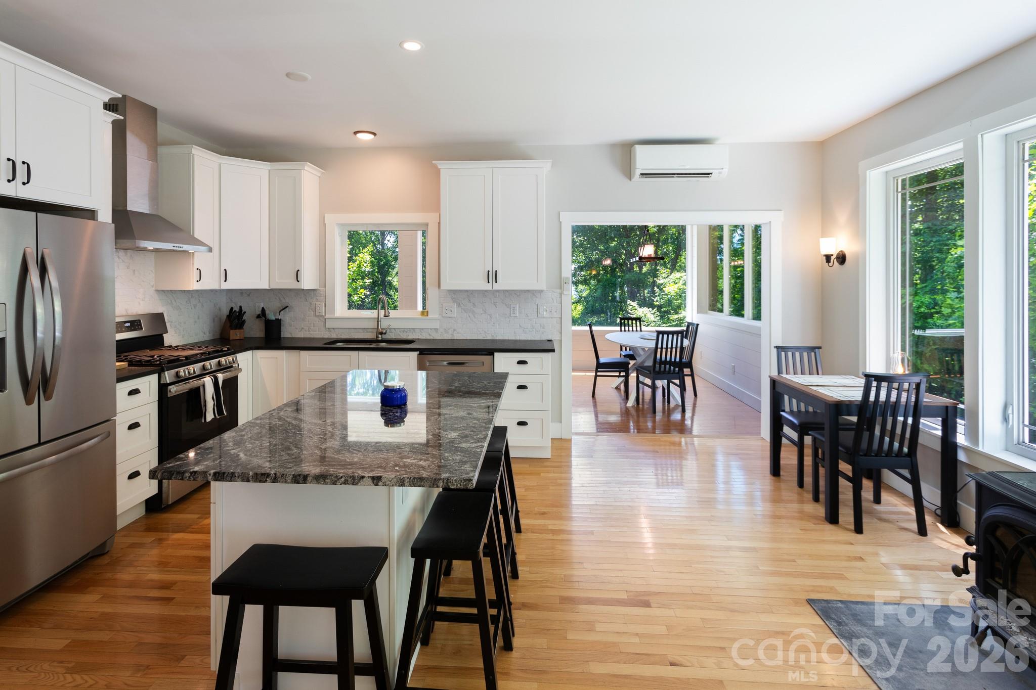 1621 Upward Way Property Photo 7