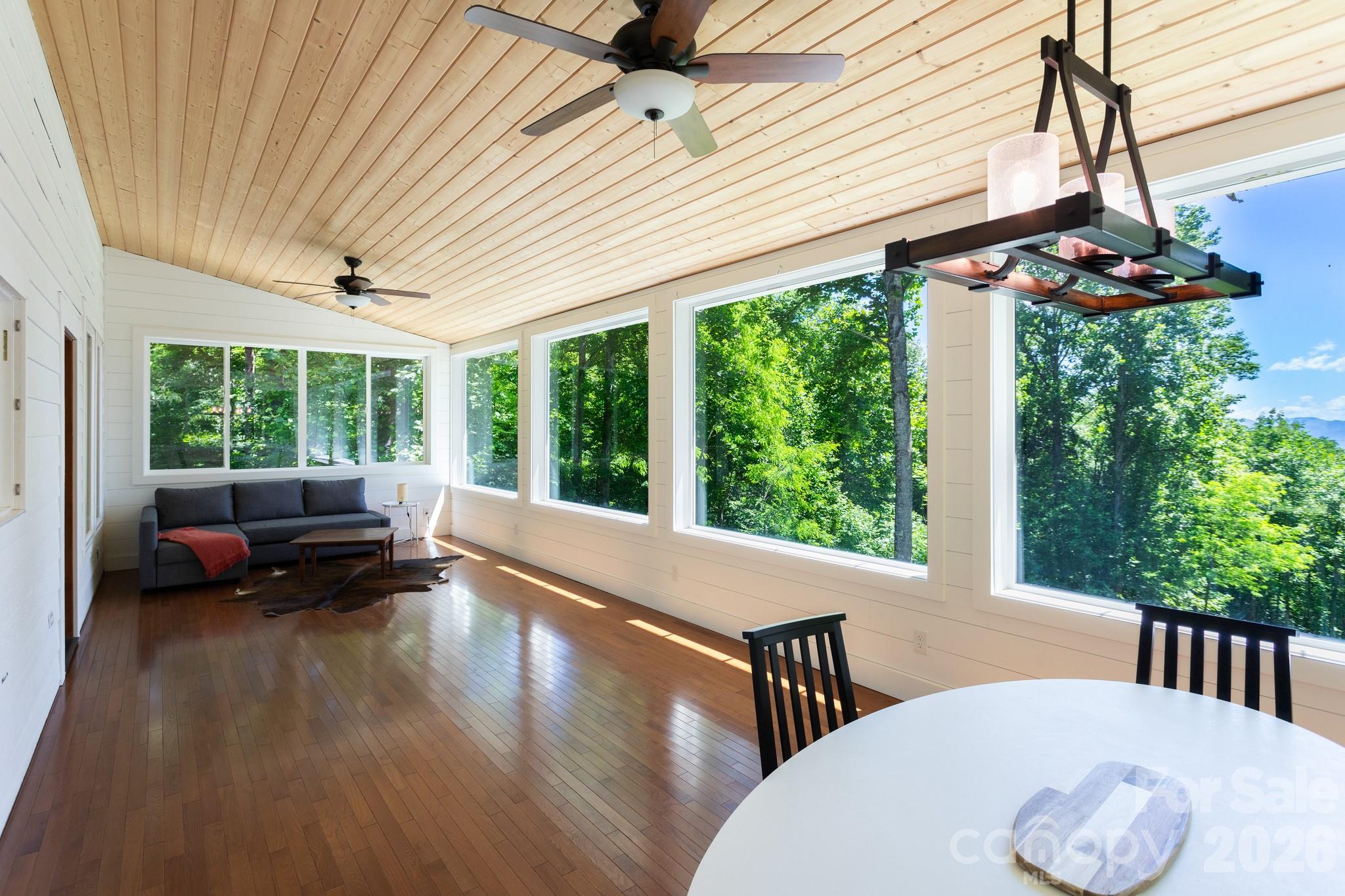 1621 Upward Way Property Photo 8