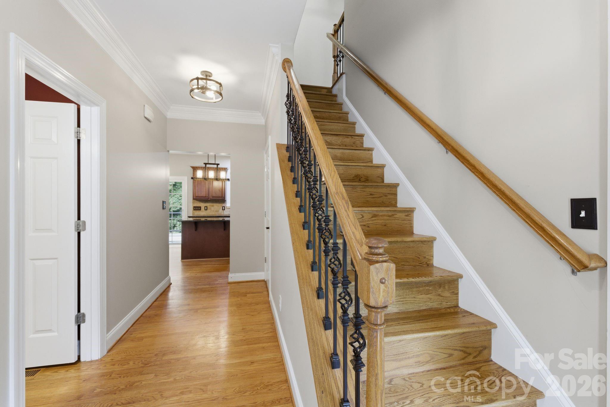 190 Meadow Glen Drive Property Photo 3