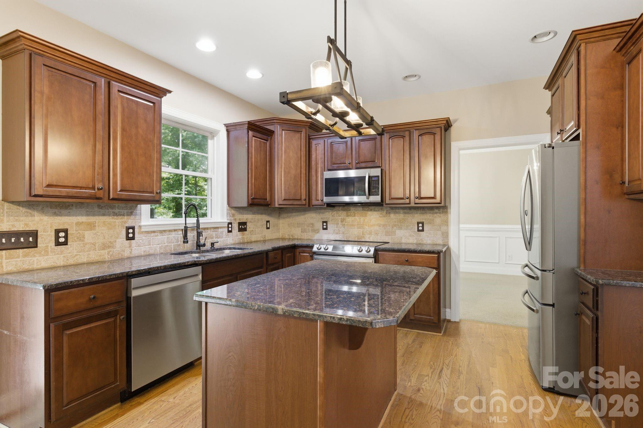 190 Meadow Glen Drive Property Photo 7