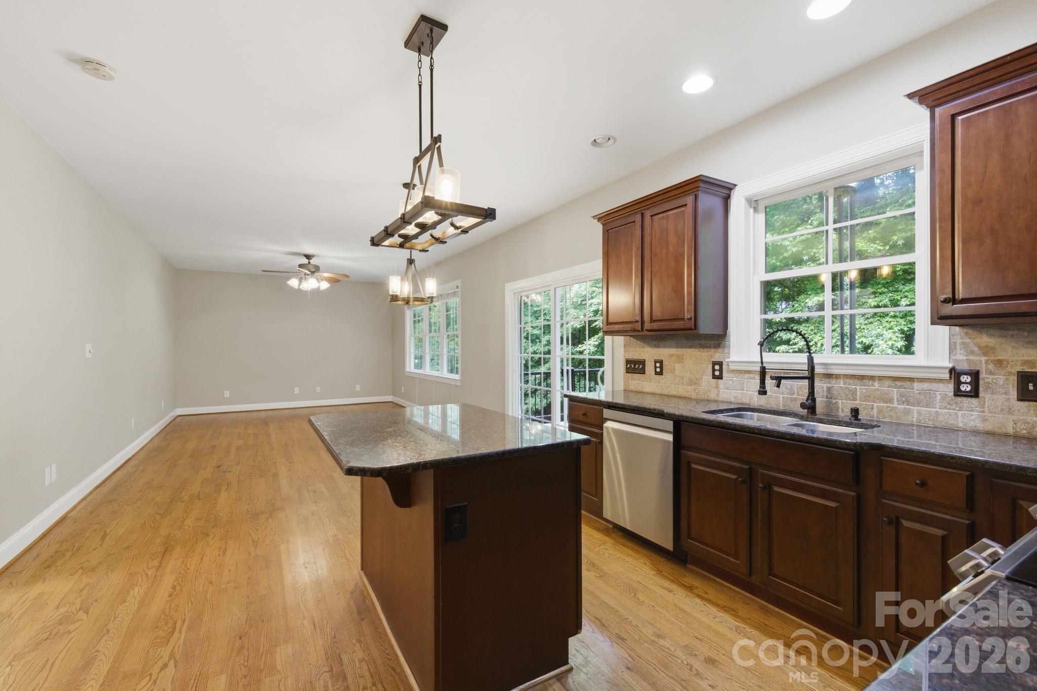 190 Meadow Glen Drive Property Photo 9