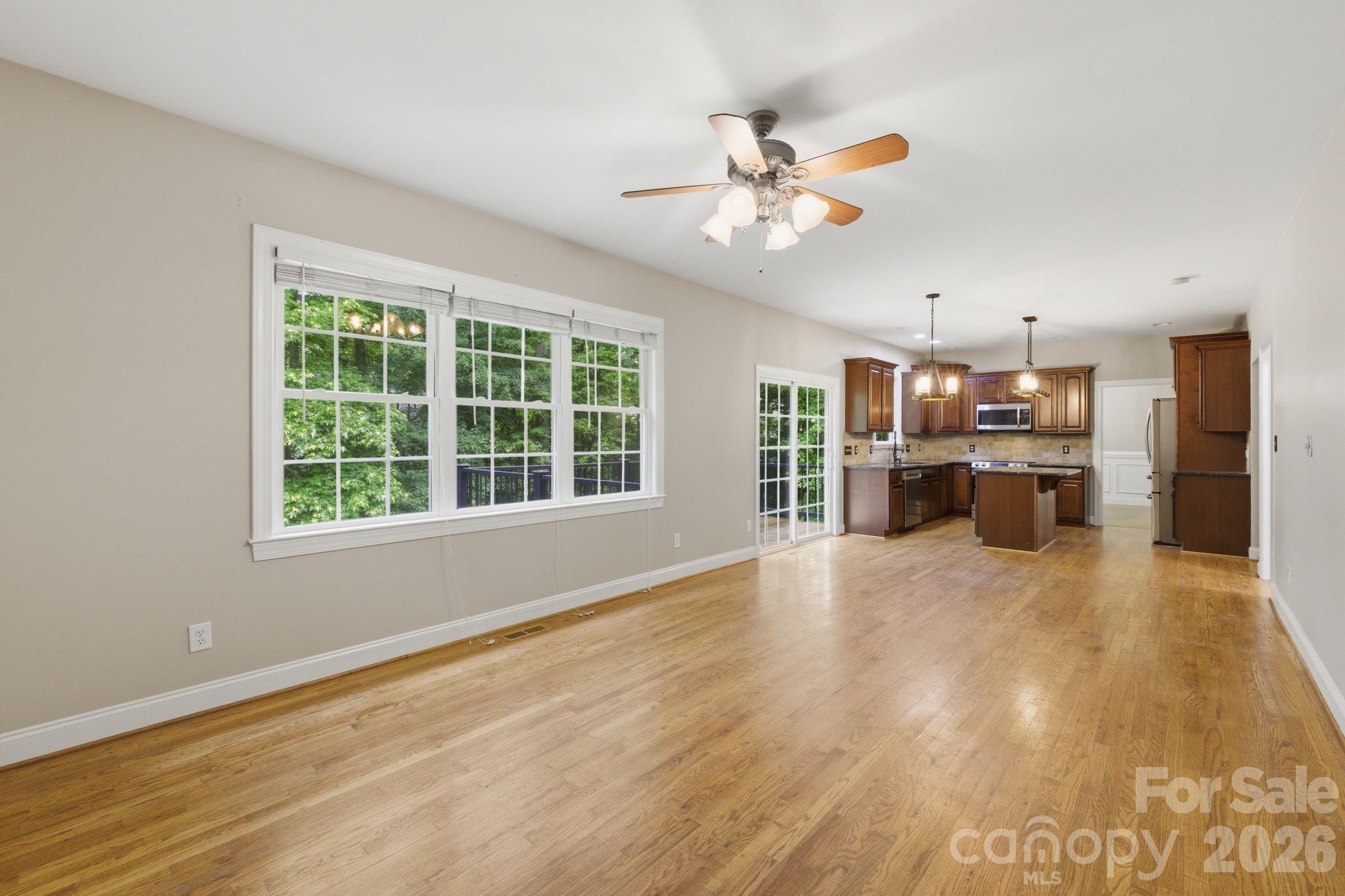 190 Meadow Glen Drive Property Photo 12