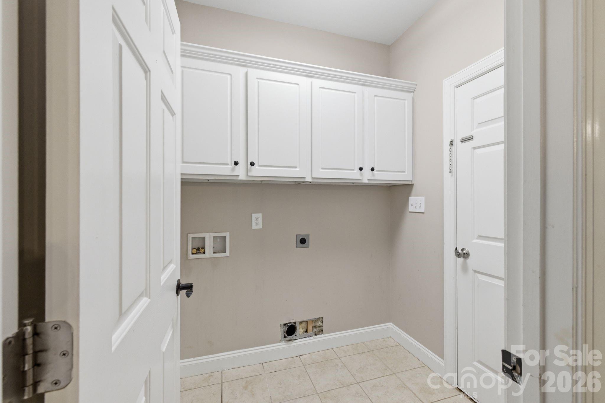 190 Meadow Glen Drive Property Photo 14