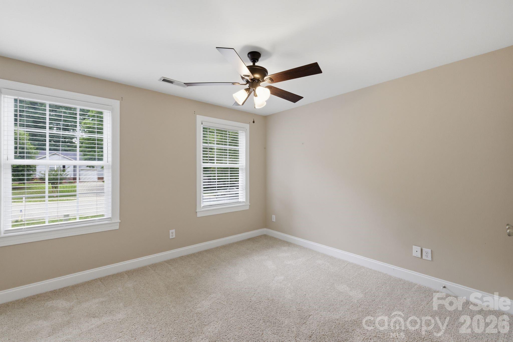 190 Meadow Glen Drive Property Photo 23