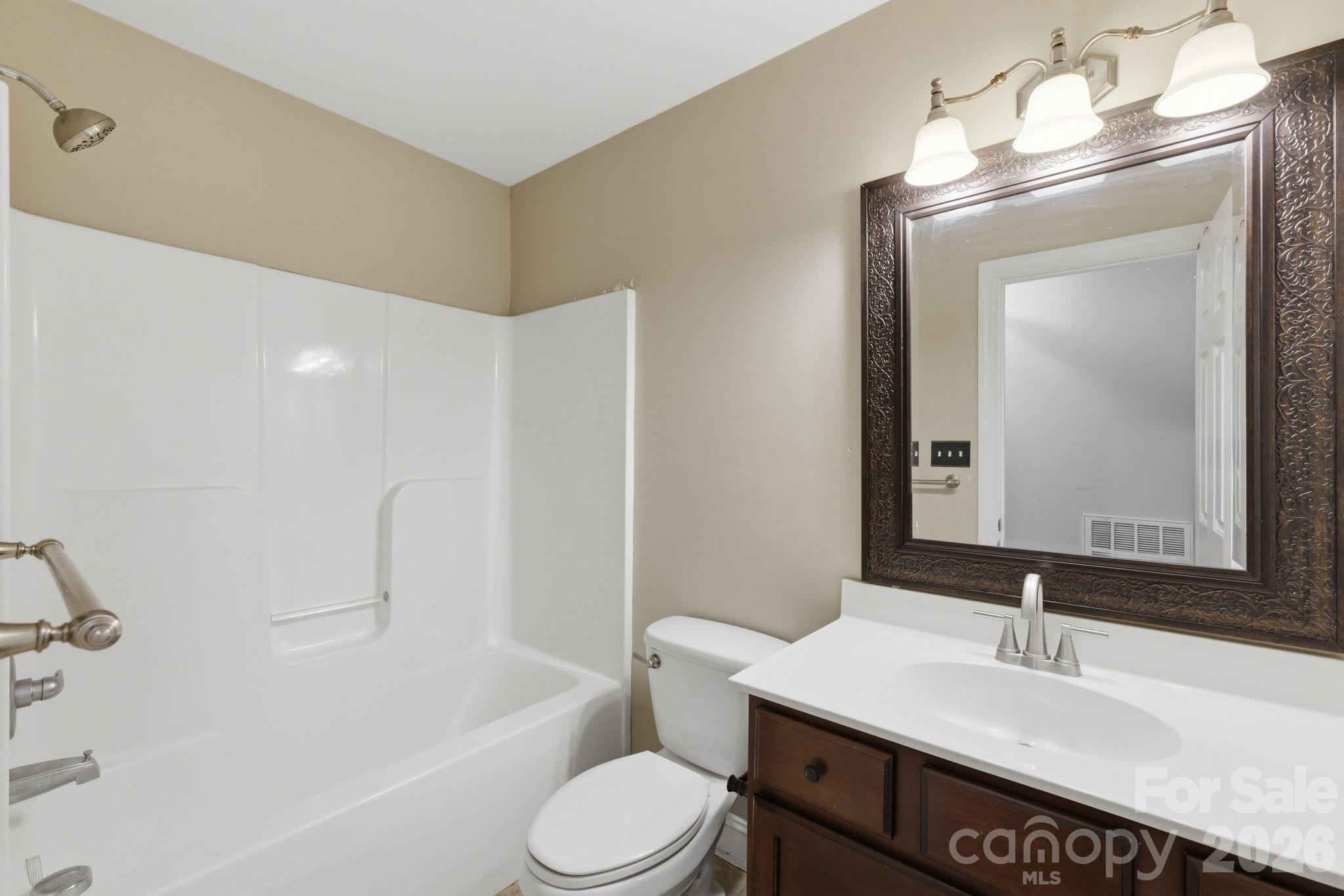 190 Meadow Glen Drive Property Photo 25
