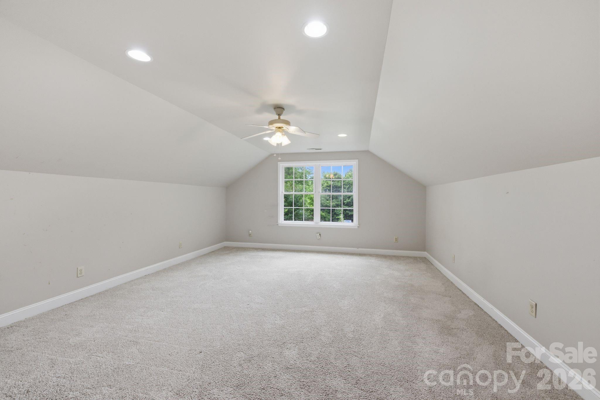 190 Meadow Glen Drive Property Photo 26