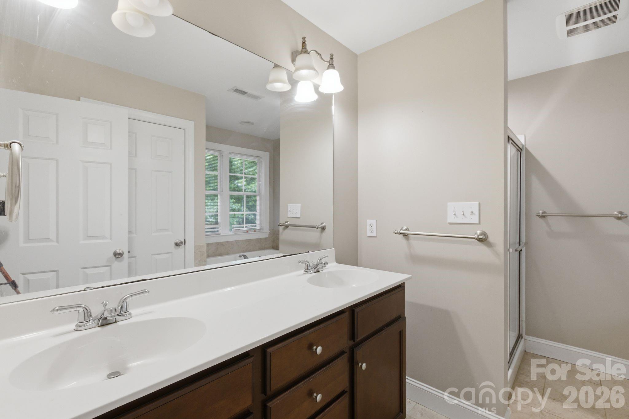 190 Meadow Glen Drive Property Photo 32