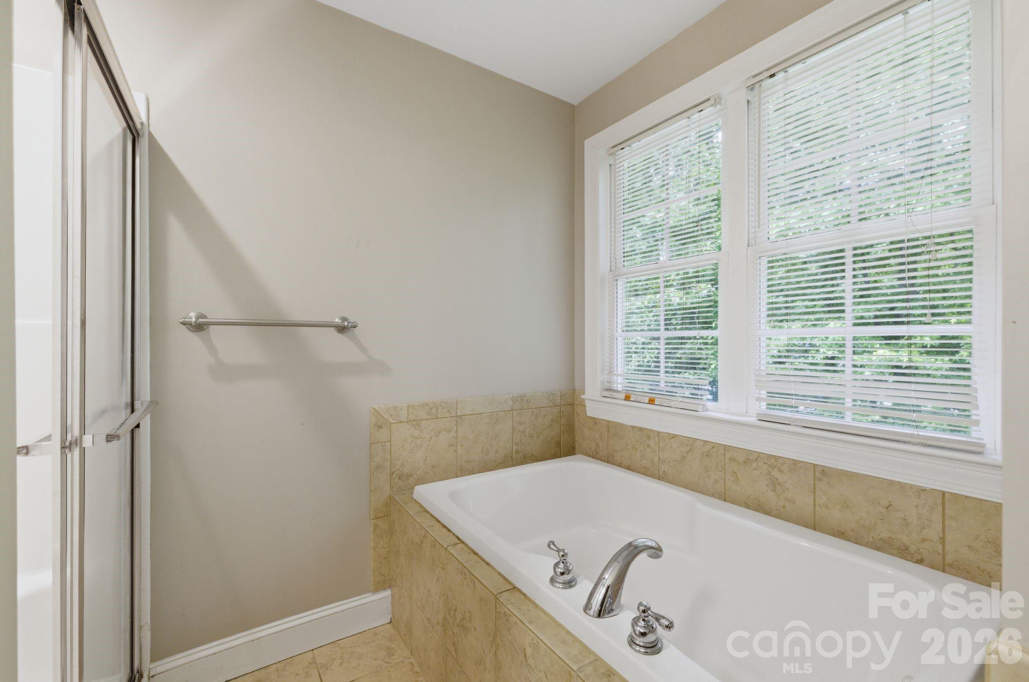 190 Meadow Glen Drive Property Photo 33