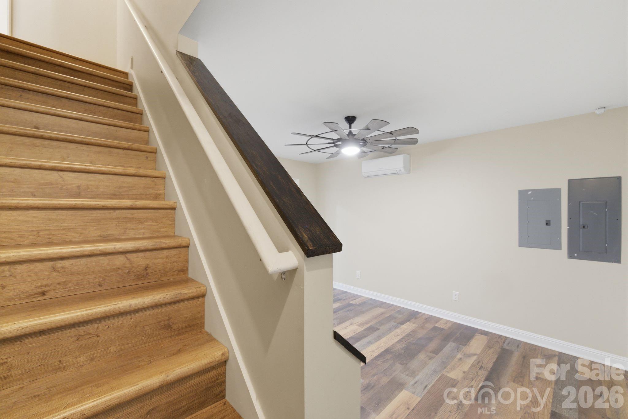 190 Meadow Glen Drive Property Photo 34