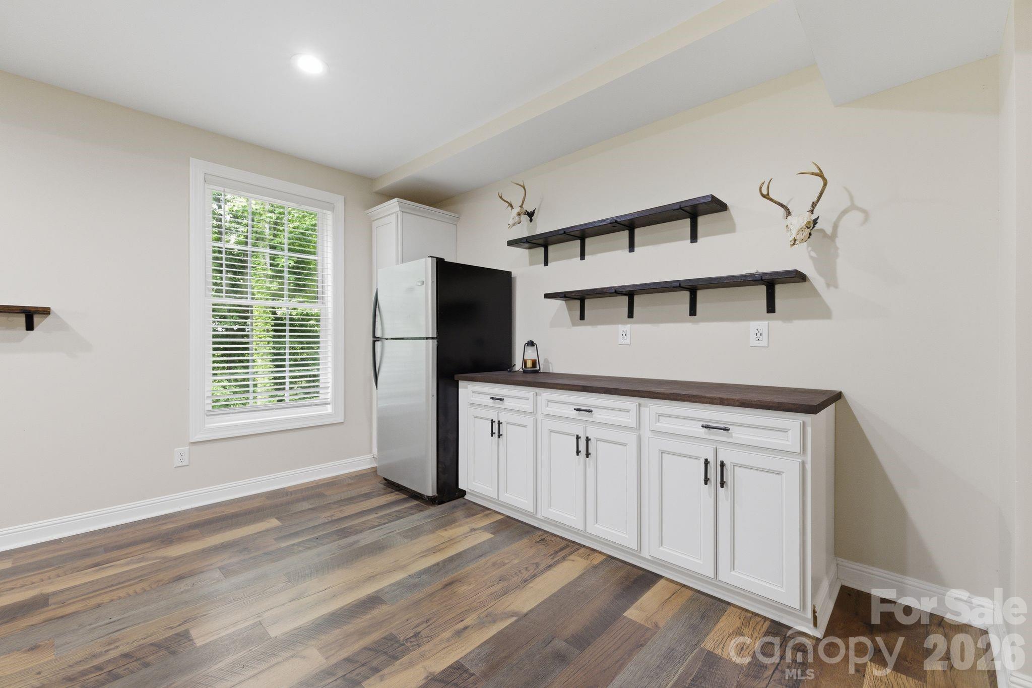 190 Meadow Glen Drive Property Photo 36
