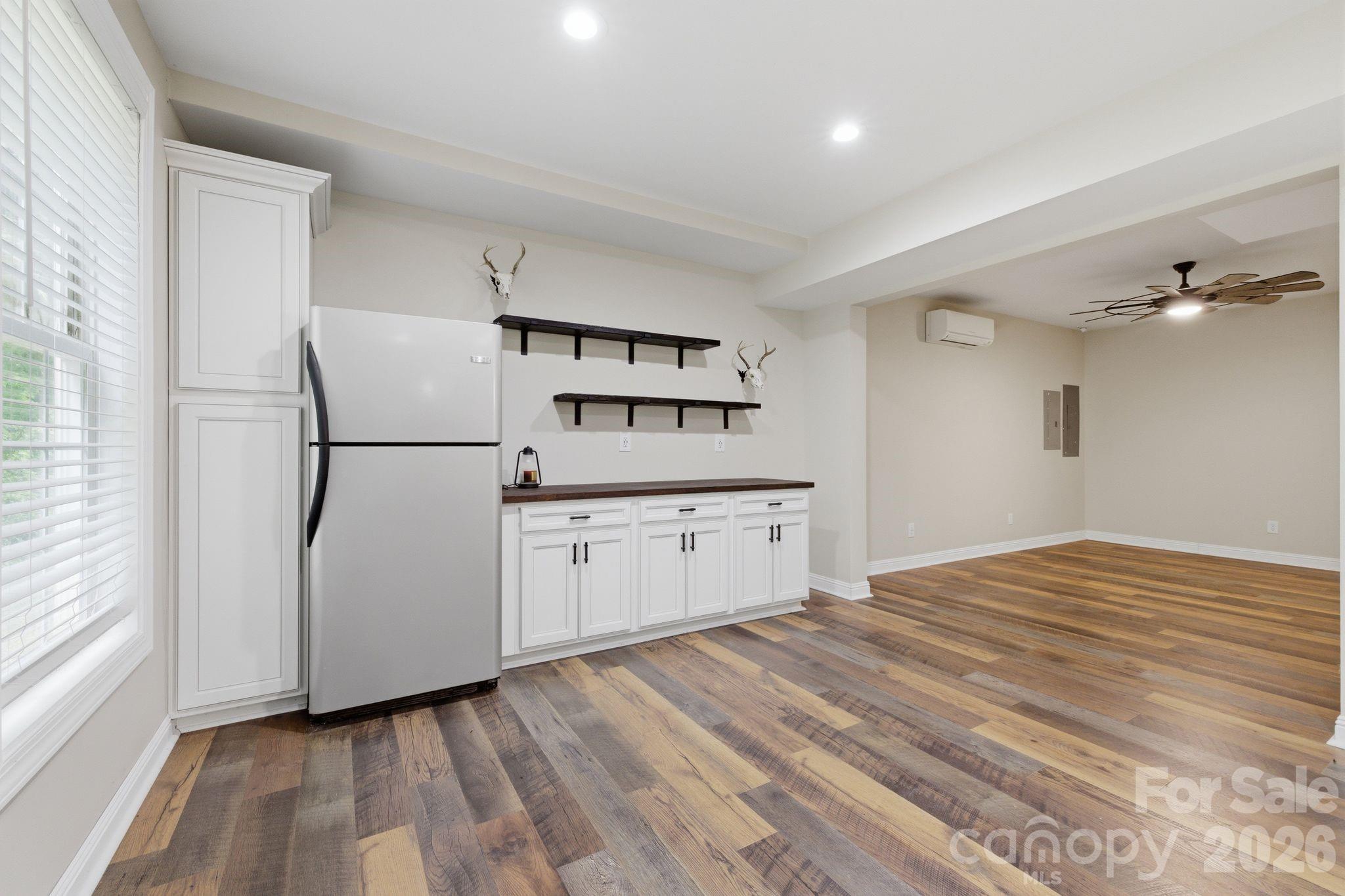 190 Meadow Glen Drive Property Photo 37