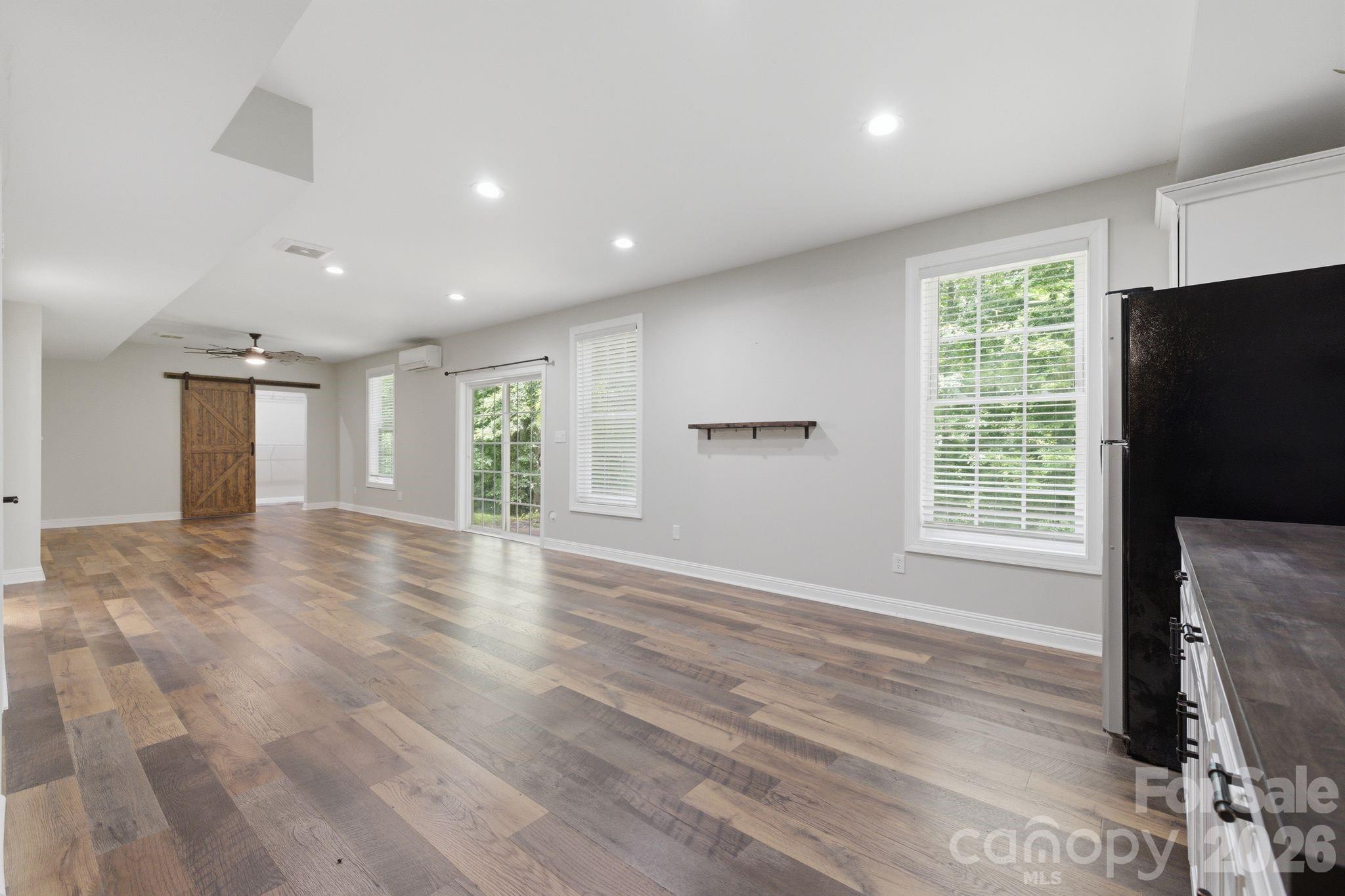 190 Meadow Glen Drive Property Photo 39