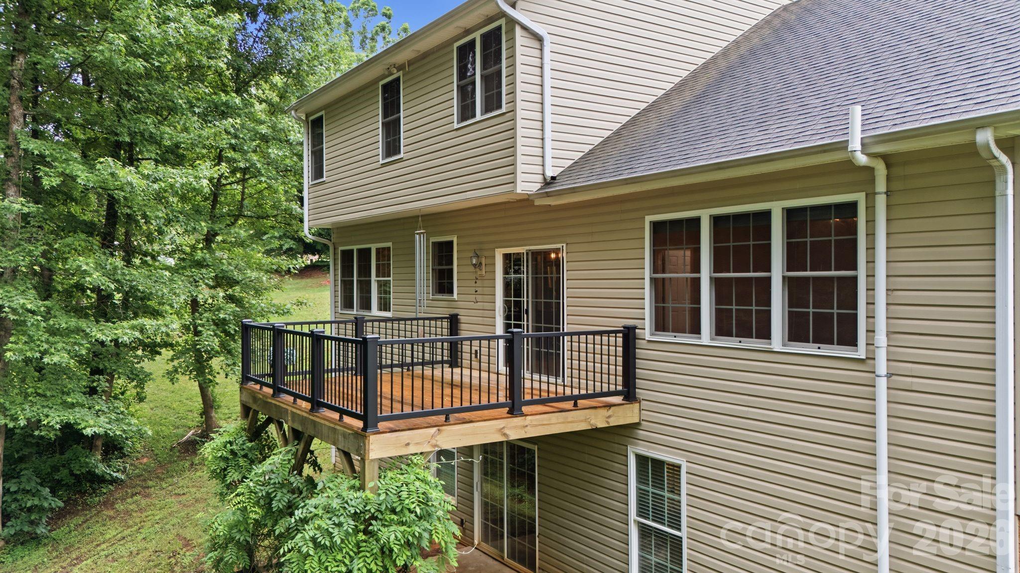 190 Meadow Glen Drive Property Photo 46