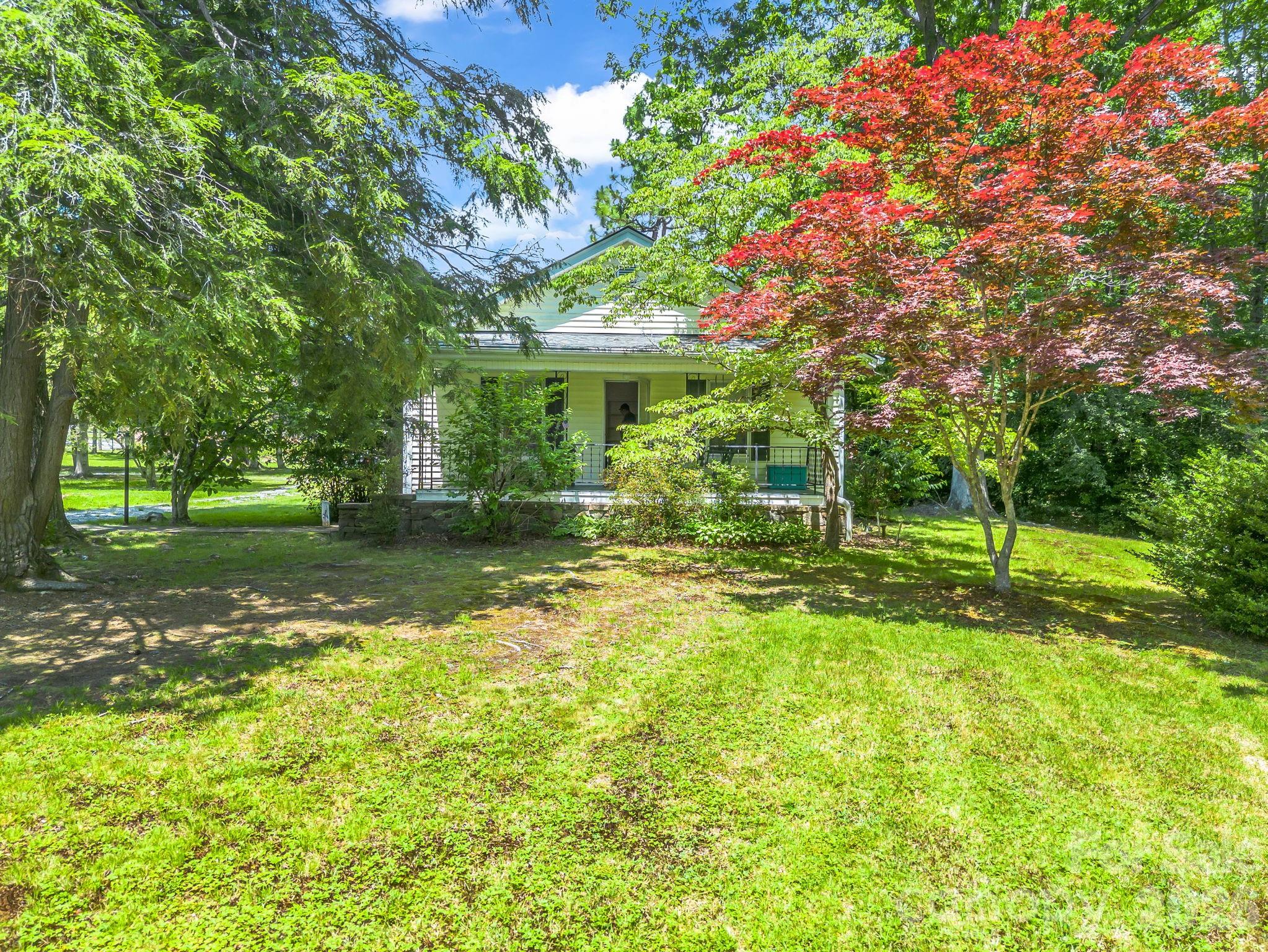 813 Montreat Road Property Photo 10