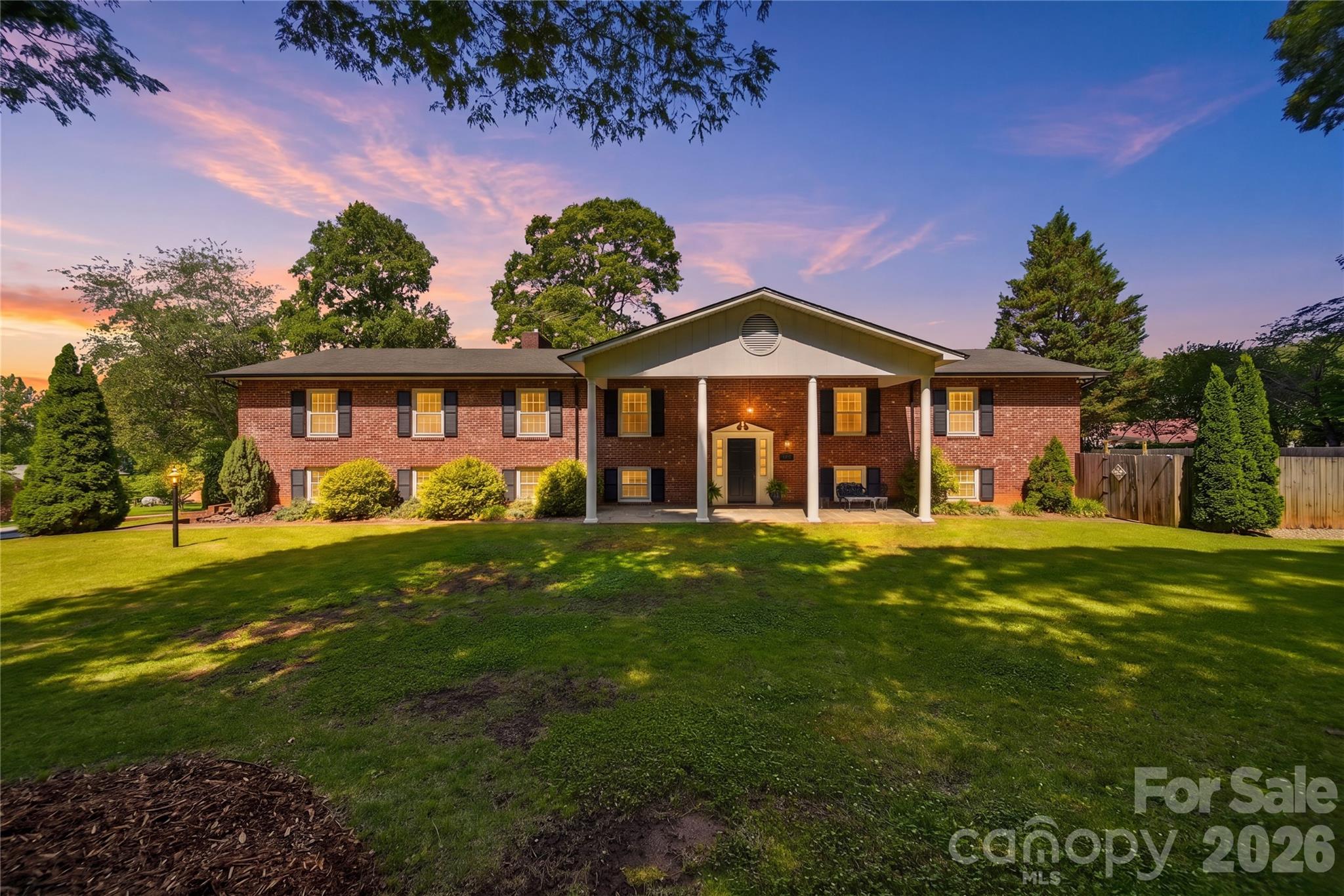 138 Whispering Pines Drive Property Photo 1