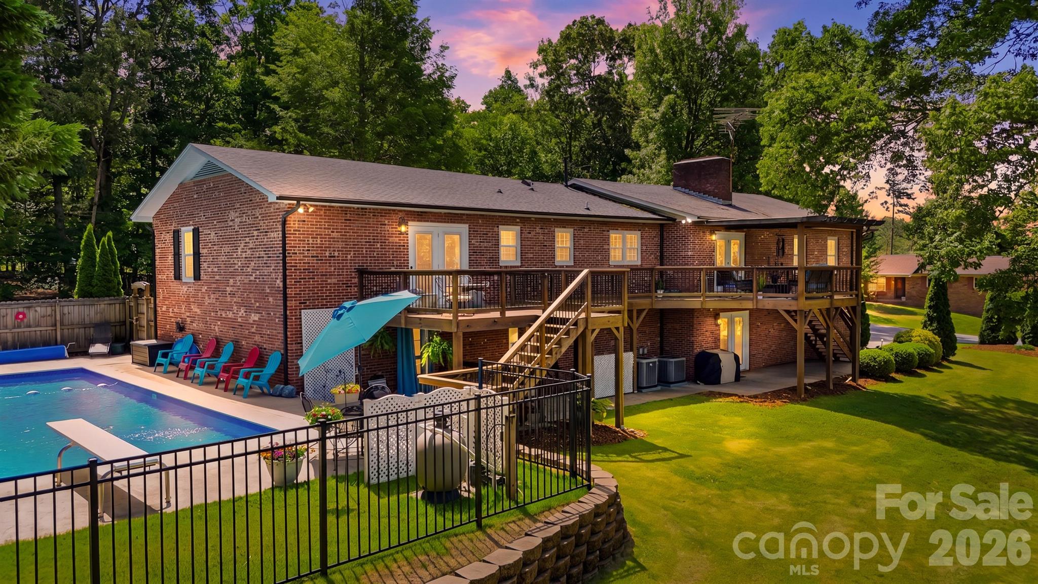 138 Whispering Pines Drive Property Photo 2