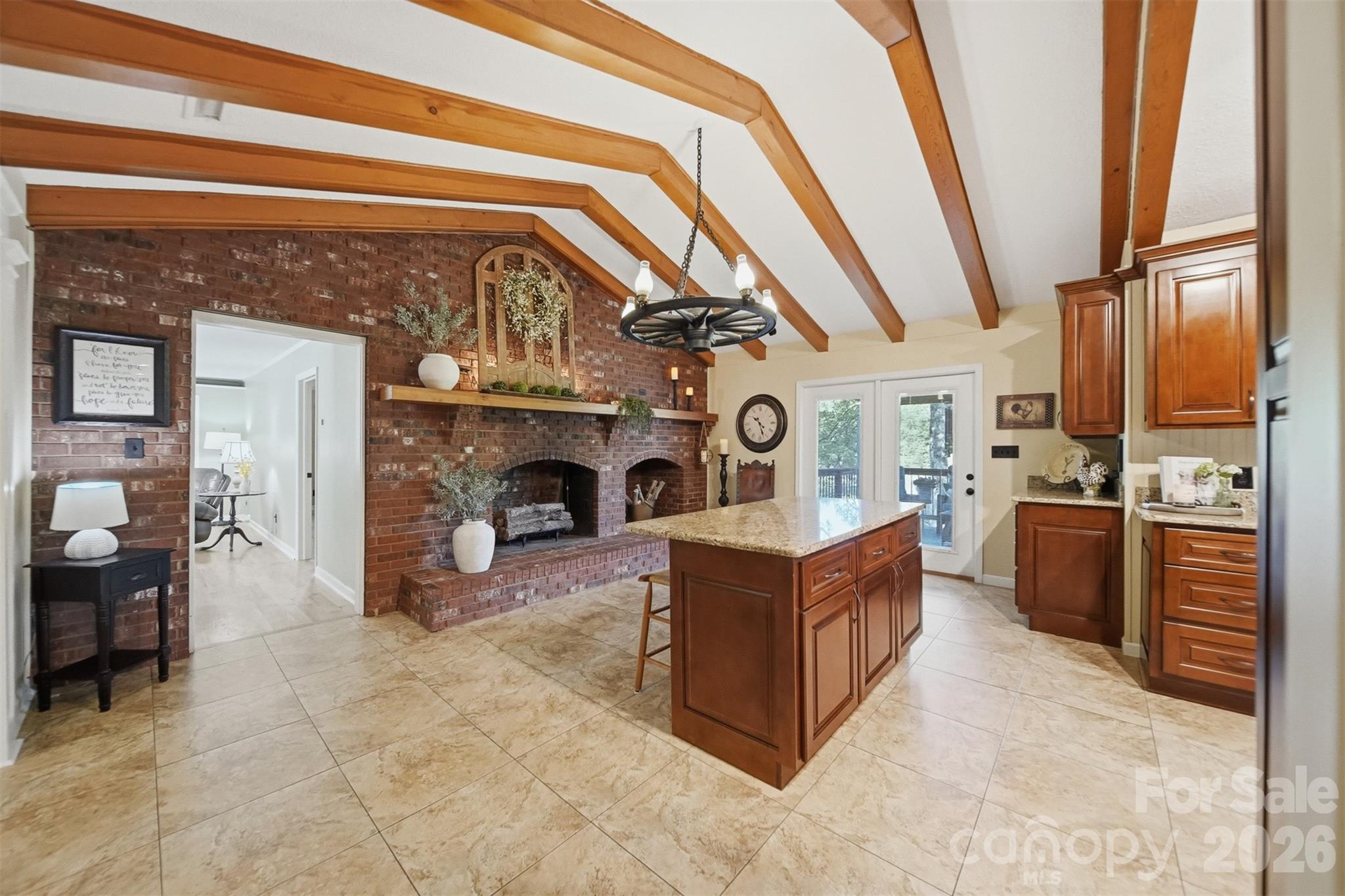 138 Whispering Pines Drive Property Photo 4