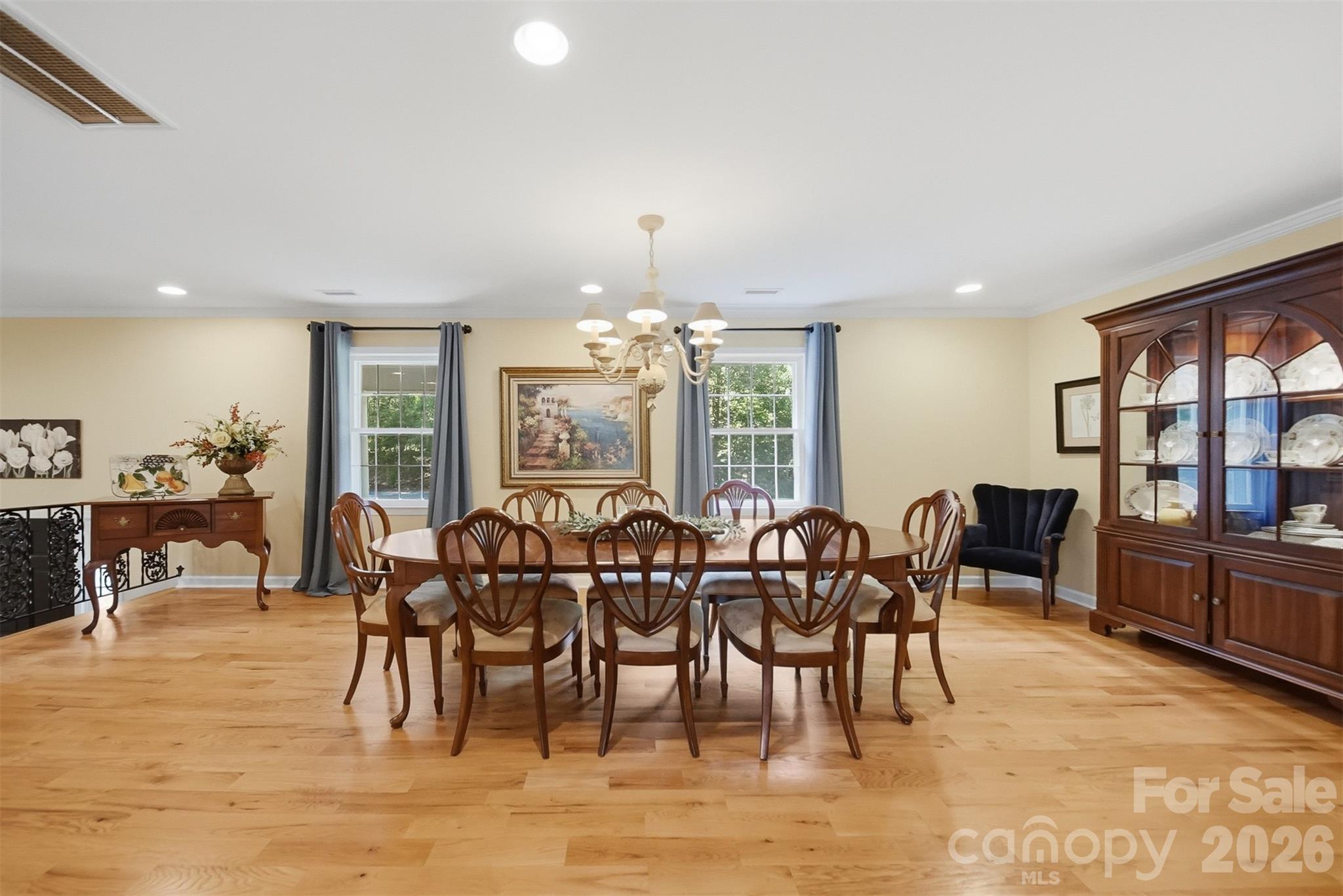 138 Whispering Pines Drive Property Photo 6