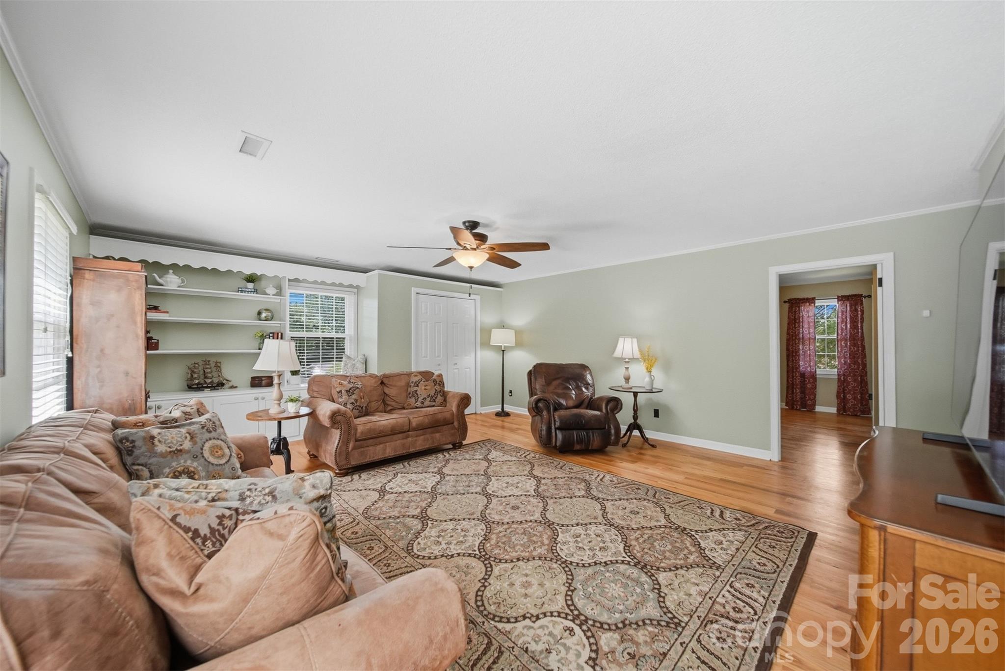 138 Whispering Pines Drive Property Photo 7