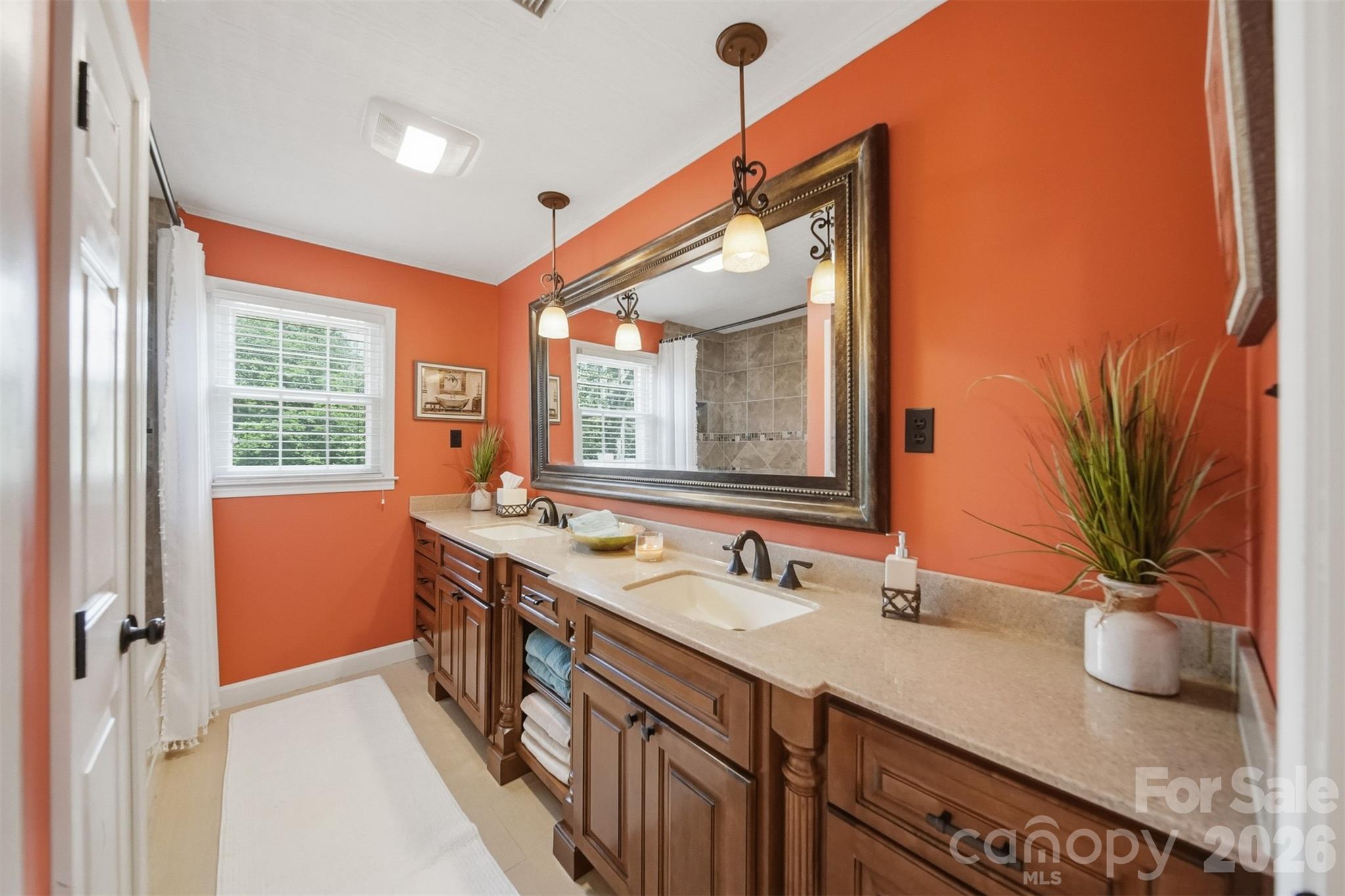 138 Whispering Pines Drive Property Photo 16