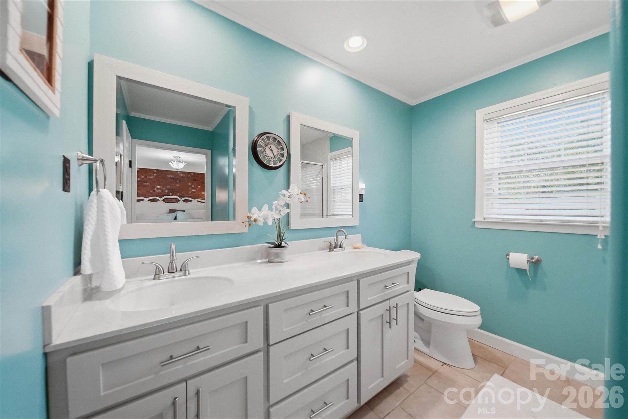 138 Whispering Pines Drive Property Photo 17