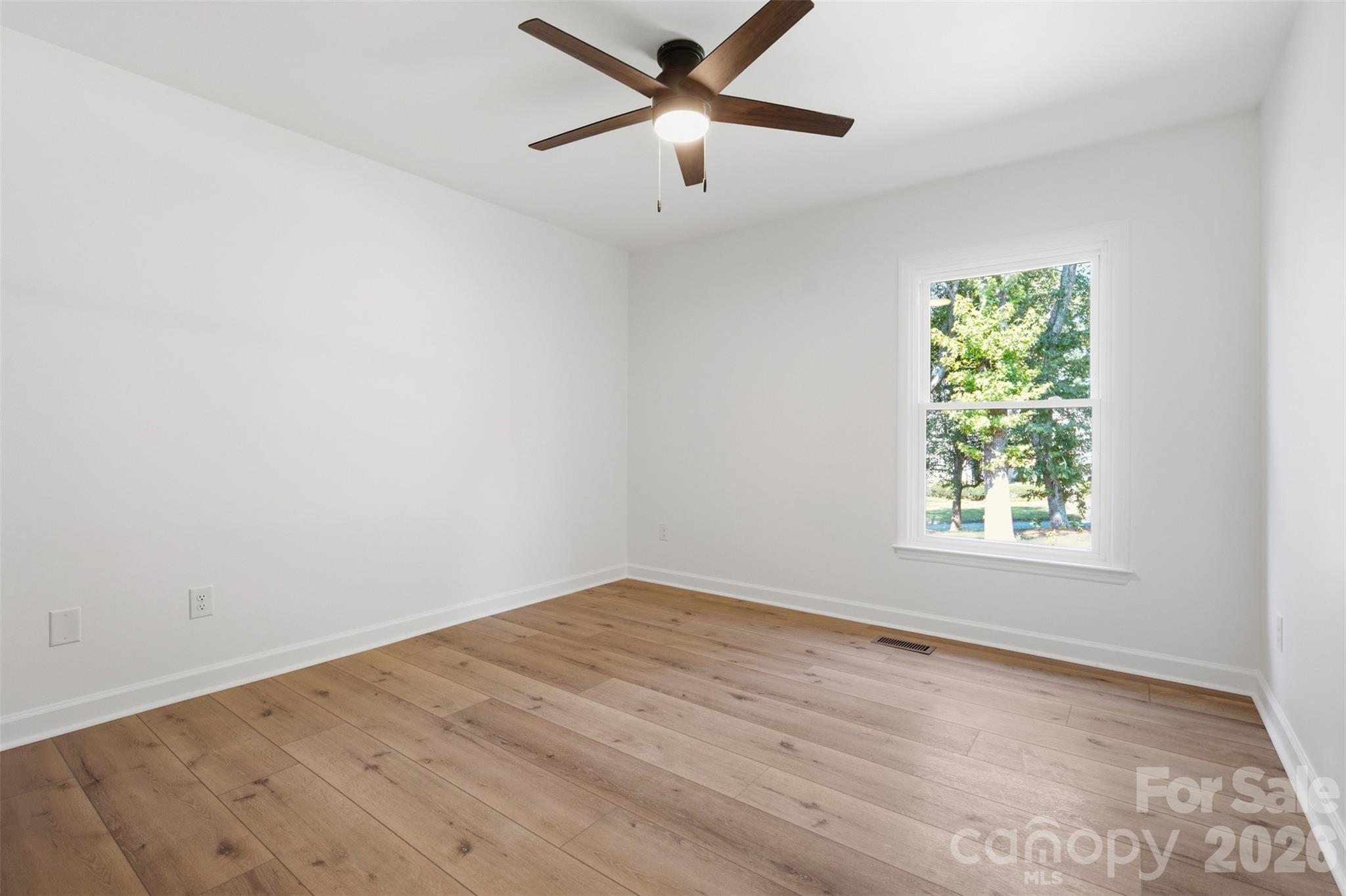 3730 Club House Drive Property Photo 8