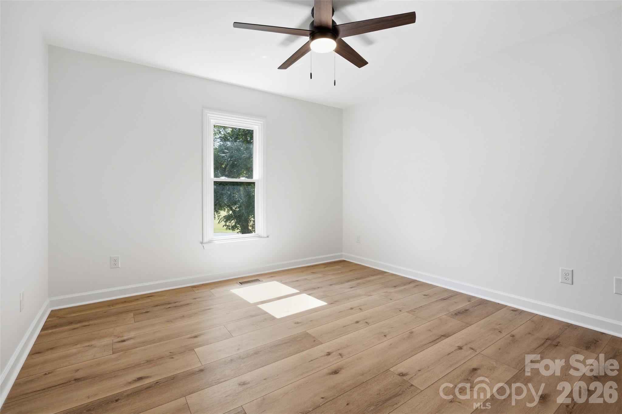 3730 Club House Drive Property Photo 10