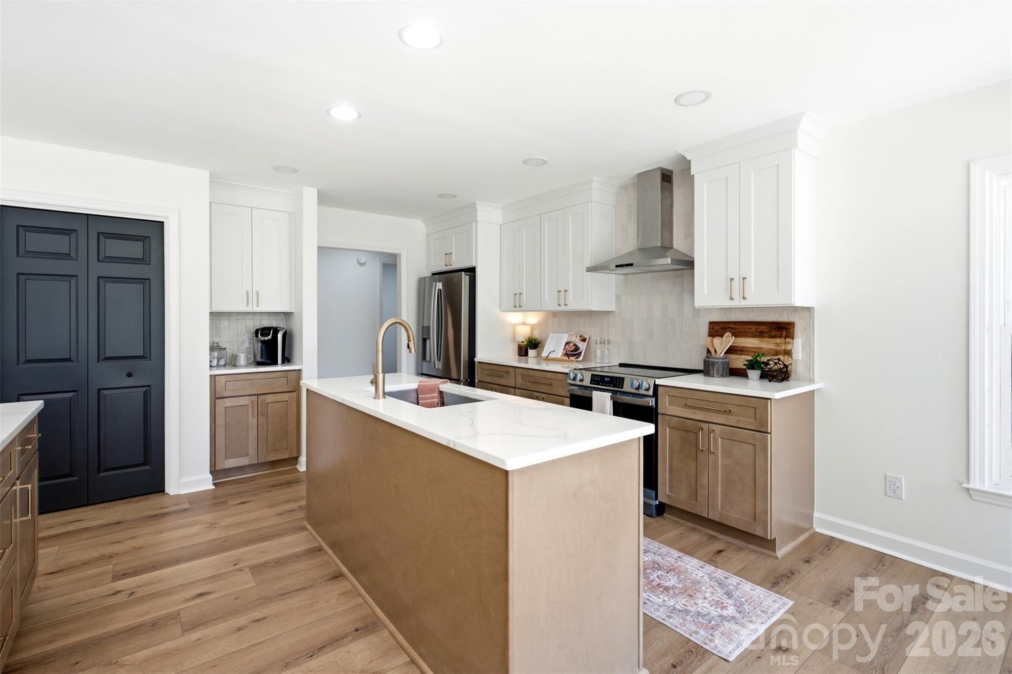 3730 Club House Drive Property Photo 19