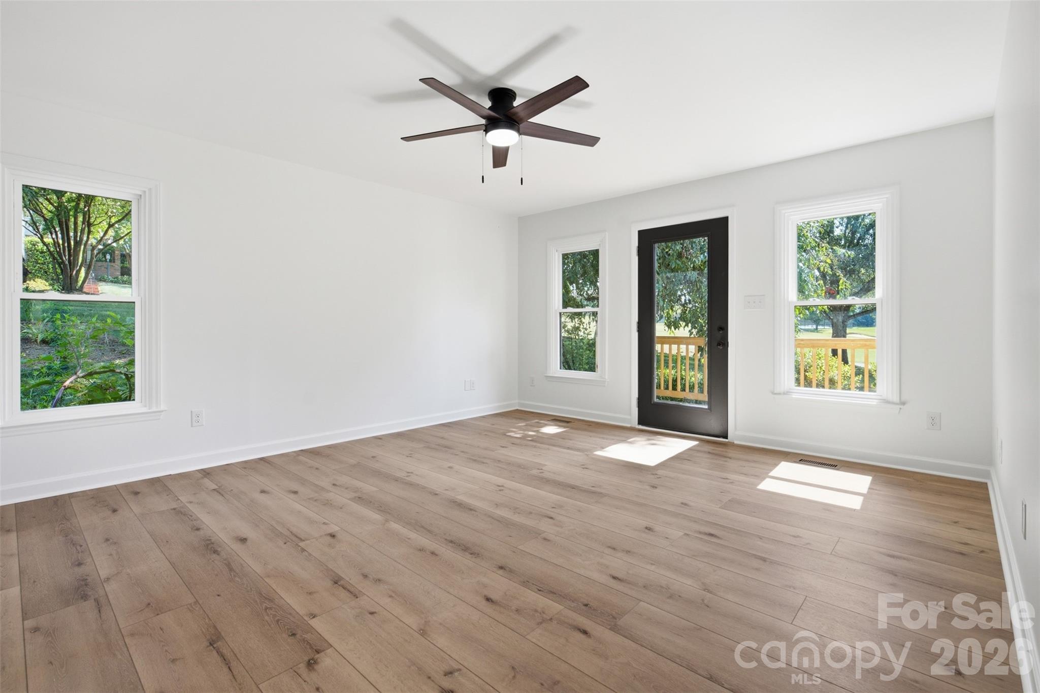 3730 Club House Drive Property Photo 25